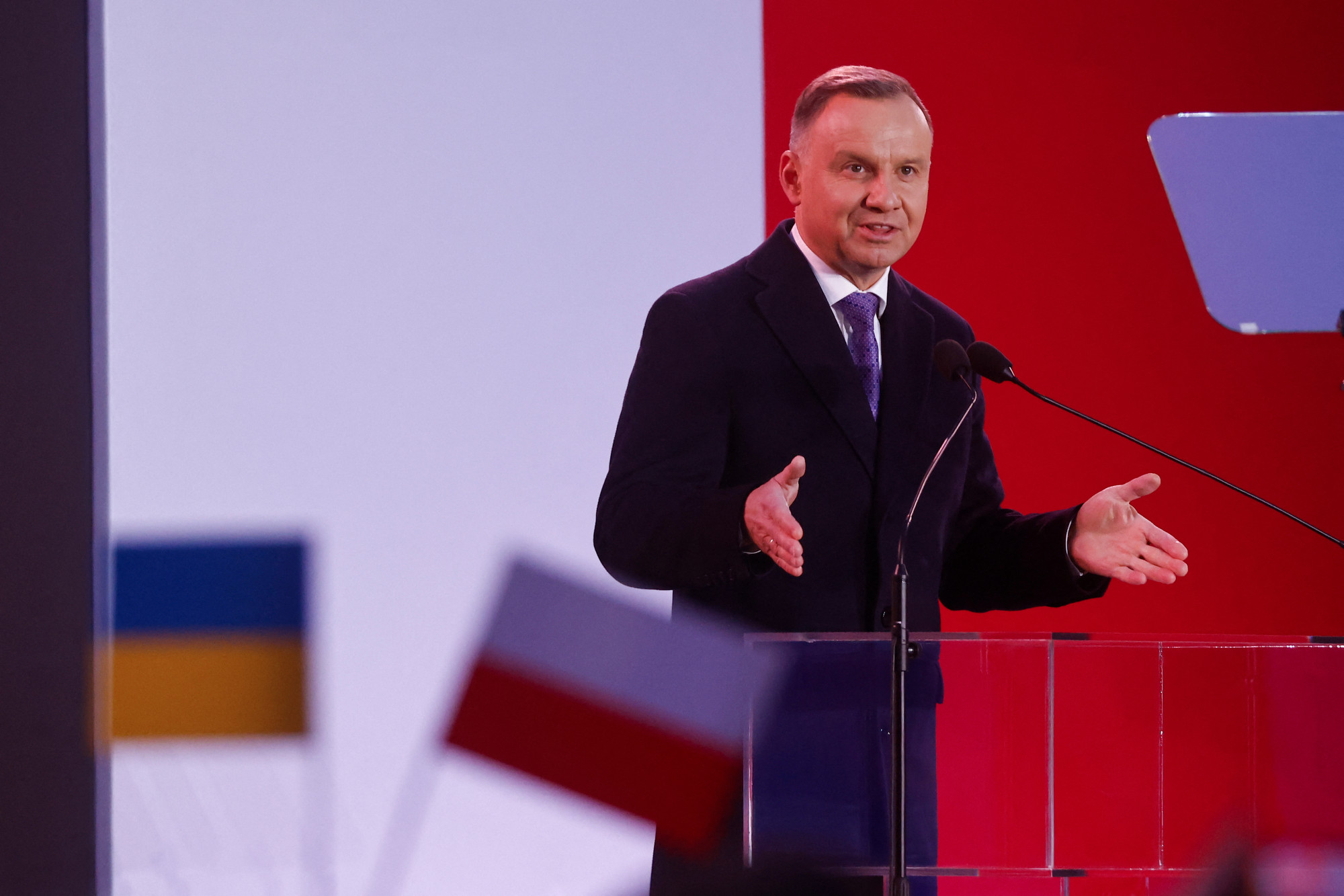 A lengyel elnök máris módosítana az orosz befolyást vizsgáló bizottság működésén