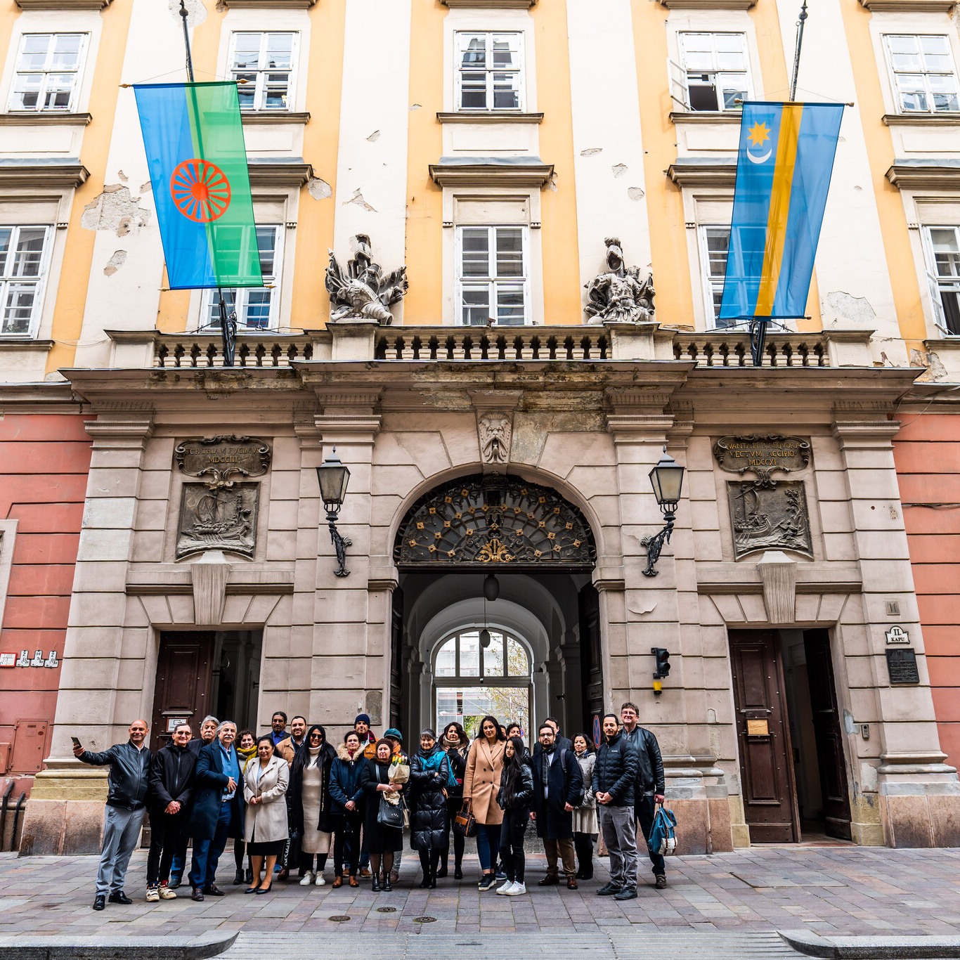 A roma zászló is kikerült a székely mellé a budapesti Városházán