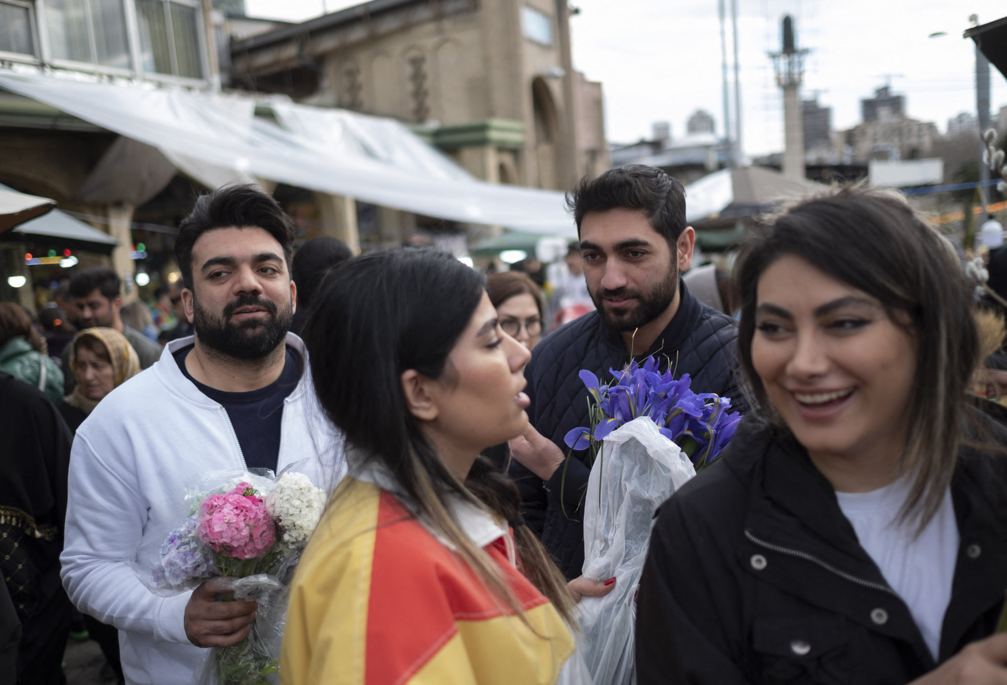 Iráni nők Teheránban ünneplik az iráni naptár szerint újévet március végén