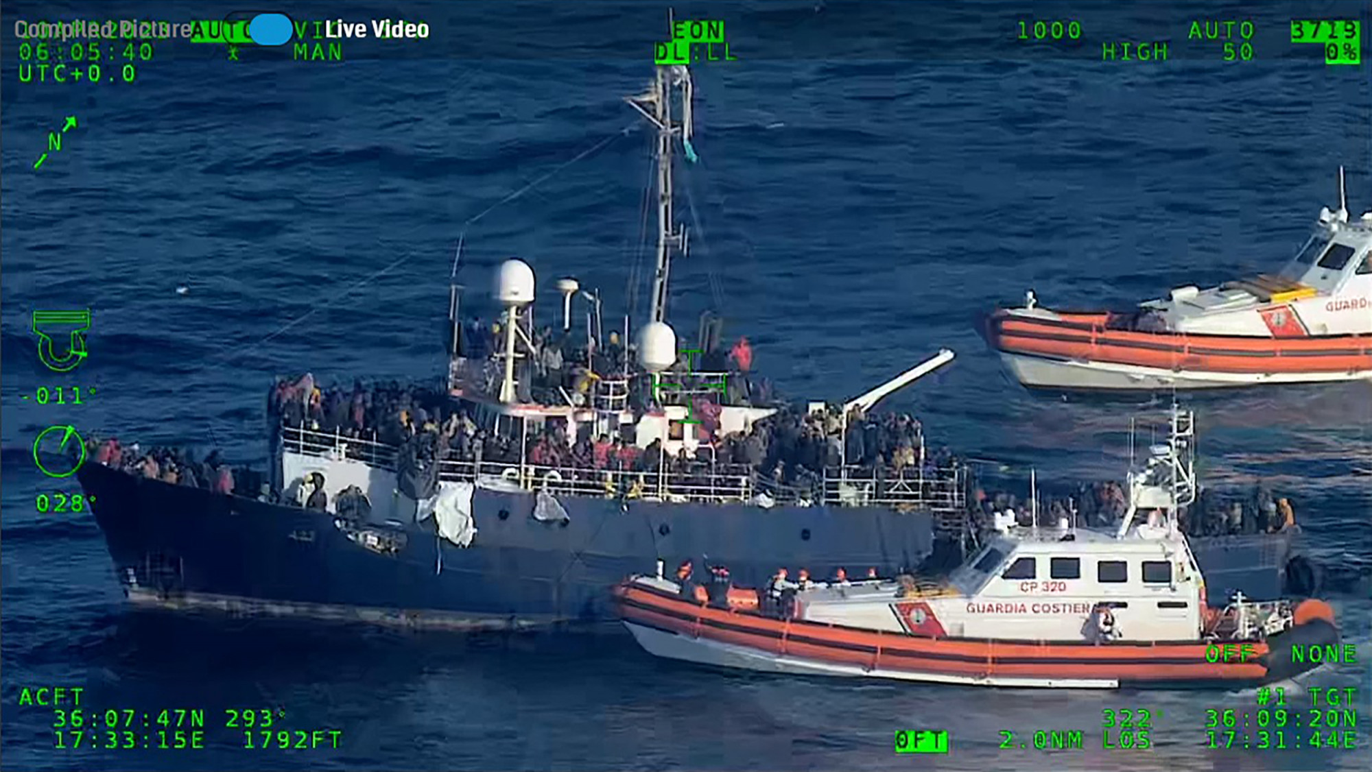 Olaszország kimenti azt az 1200 menedékkérőt, akik két hajóban sodródnak a Földközi-tengeren