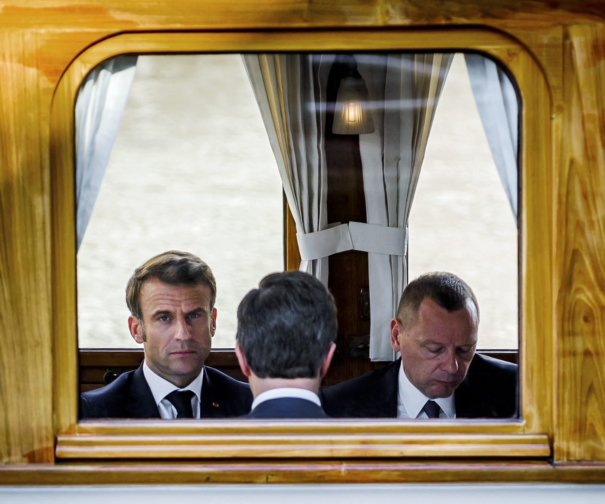 Macron megüzente az amerikaiaknak, hogy a szövetségesek nem egyenlők a vazallusokkal