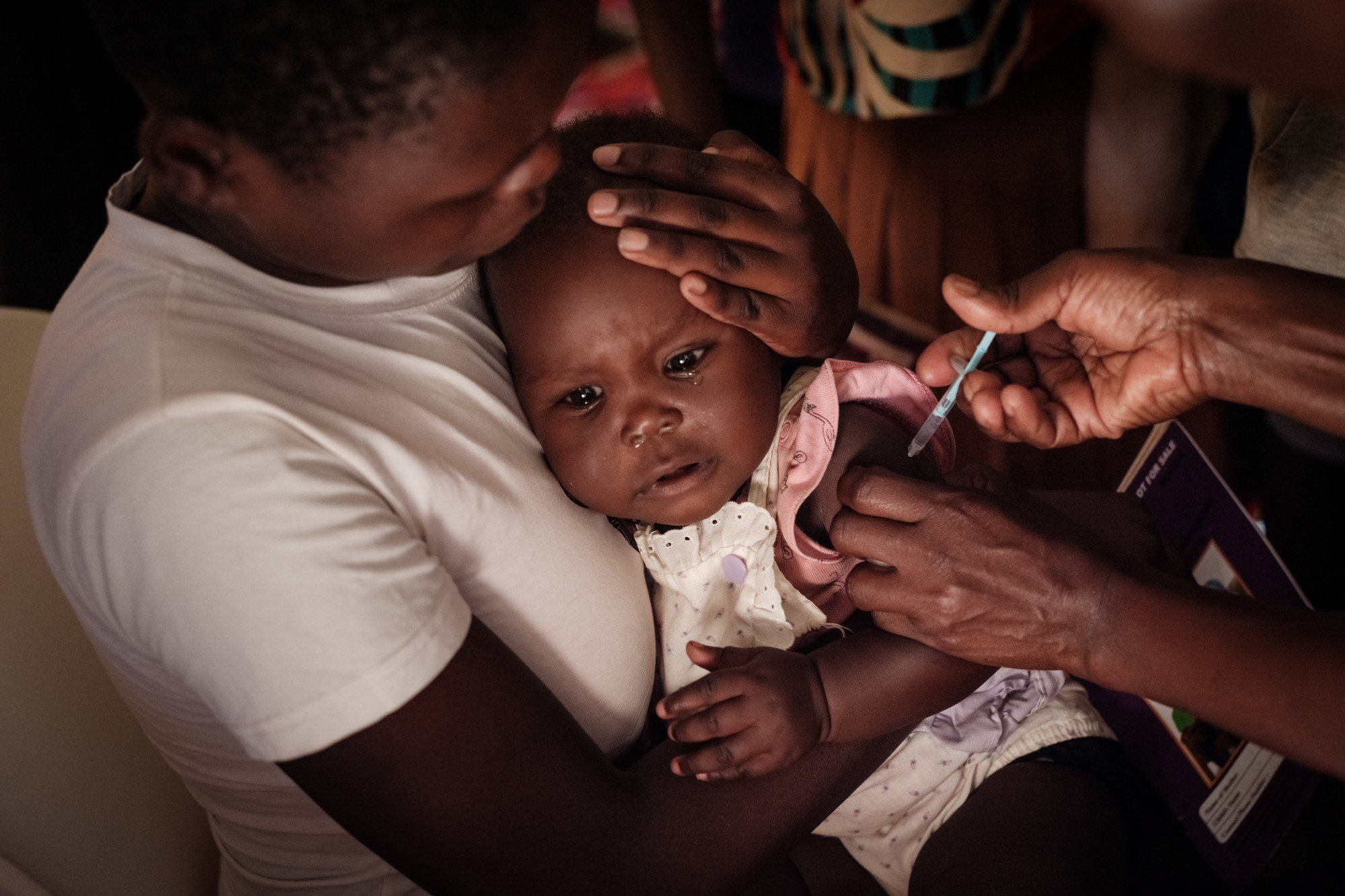 A világ első országaként Ghána engedélyezte a malária elleni új vakcinát