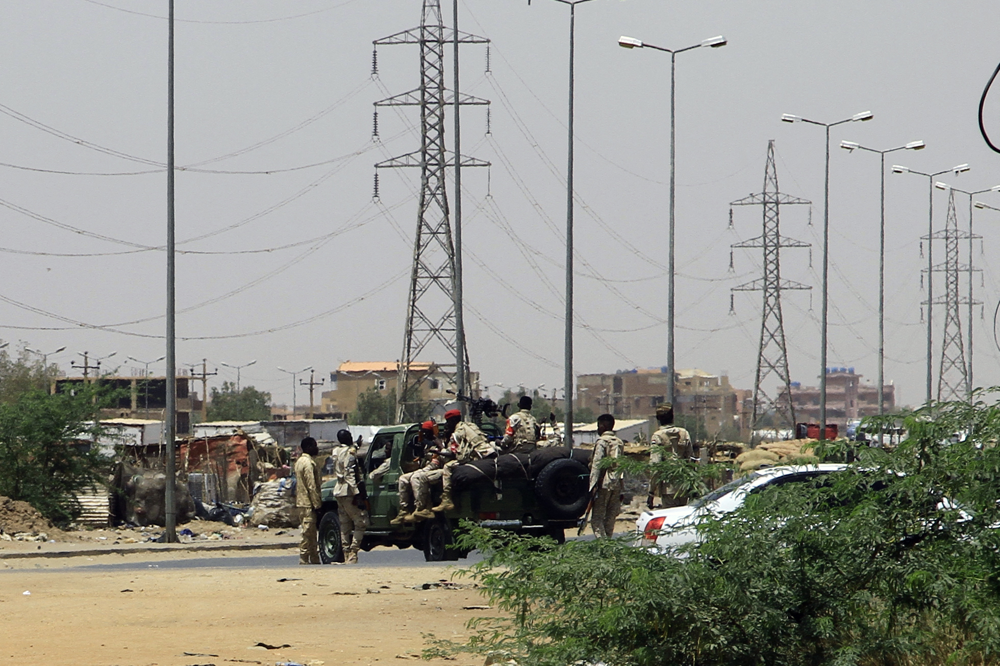 A szudáni hadsereg katonái Kartúmban.