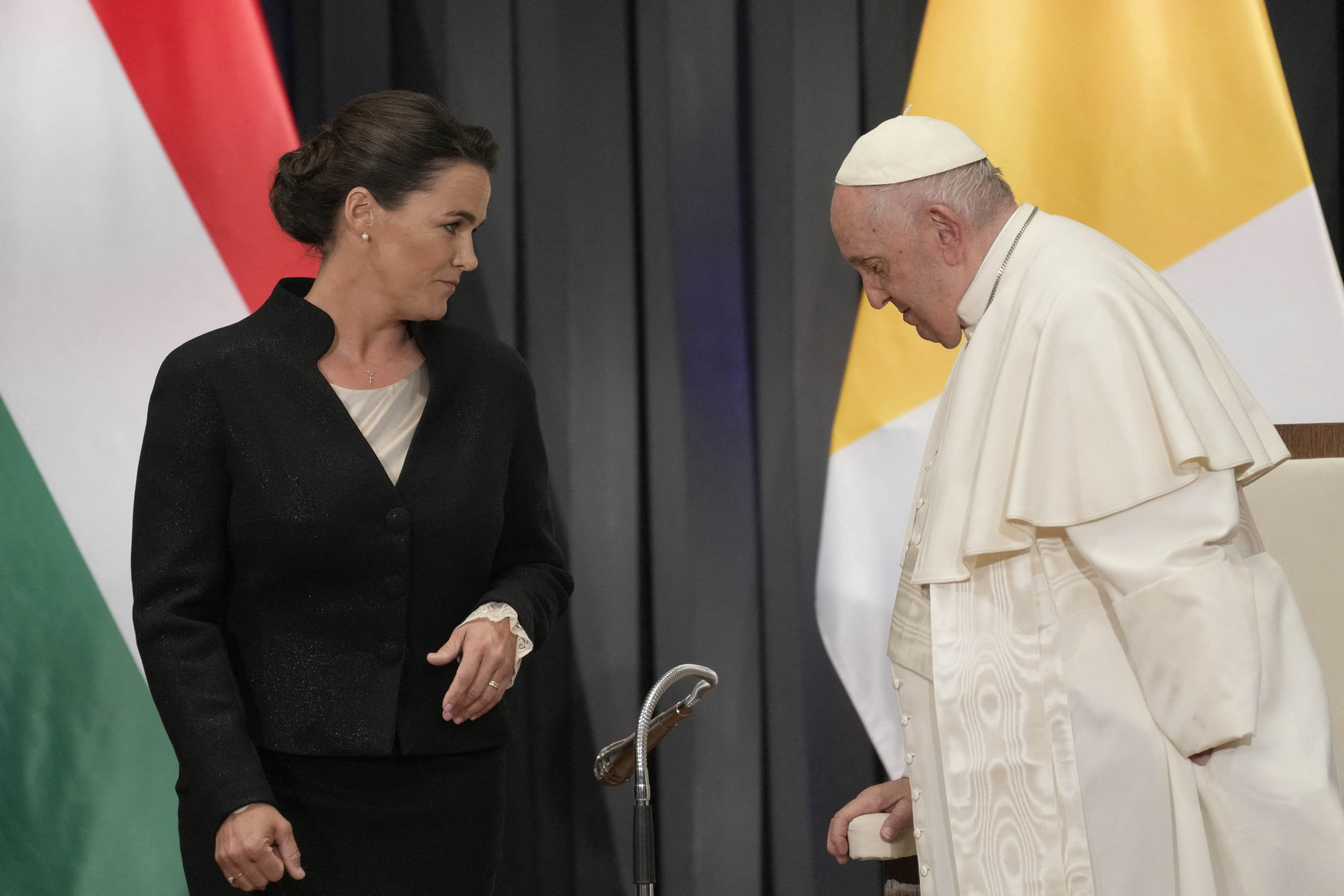 Novák Katalin hosszan idézett a pápának a fideszes alkotmányból, Ferenc főleg Budapest és Szent István befogadó hozzáállását dicsérte