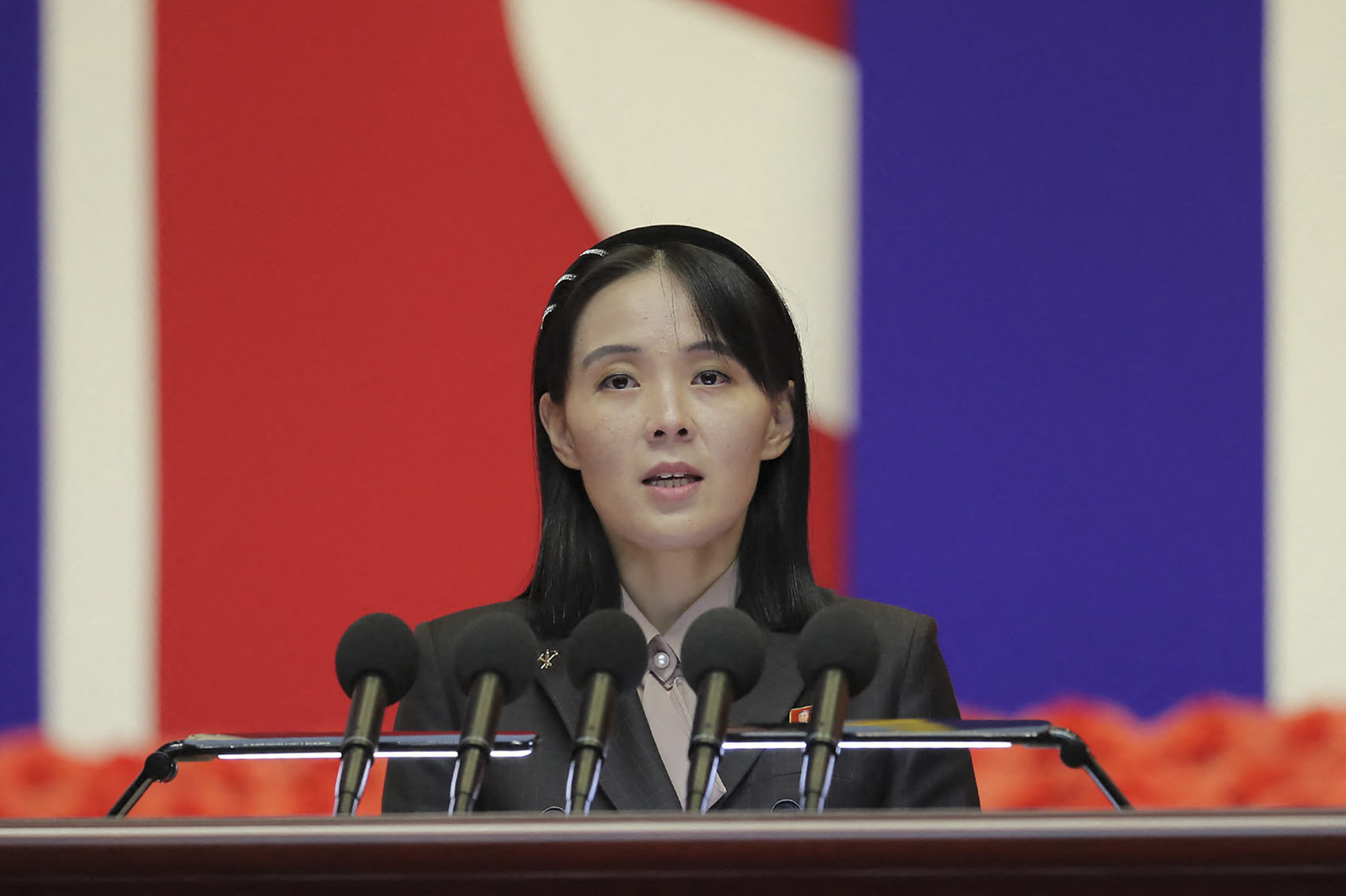 Kim Dzsongun húga szenilisnek nevezte Joe Bident és kritizálta az USA és Dél-Korea védelmi megállapodását