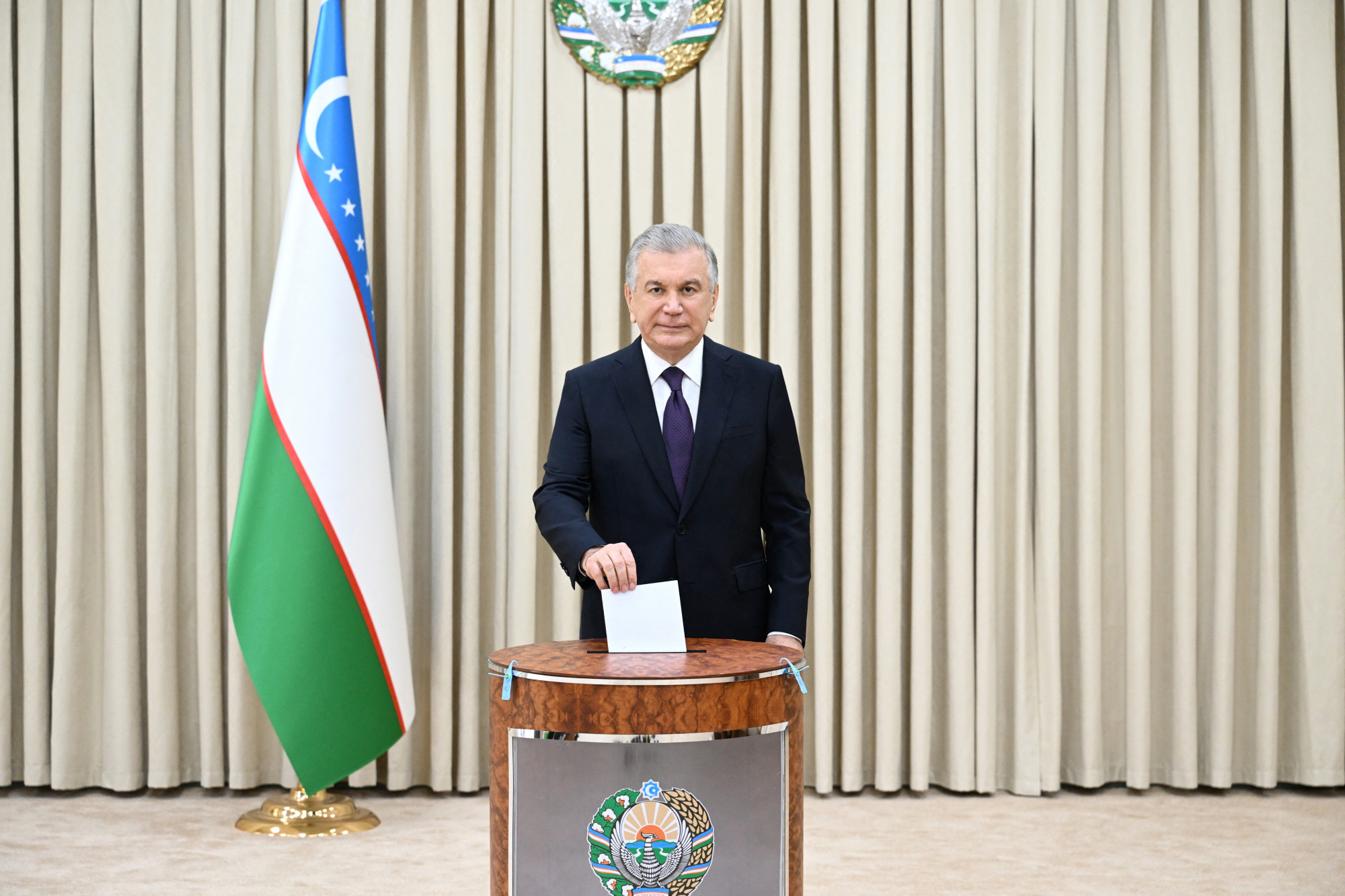 Üzbegisztánban elfogadták az alkotmánymódosítást, 2040-ig maradhat az államfő