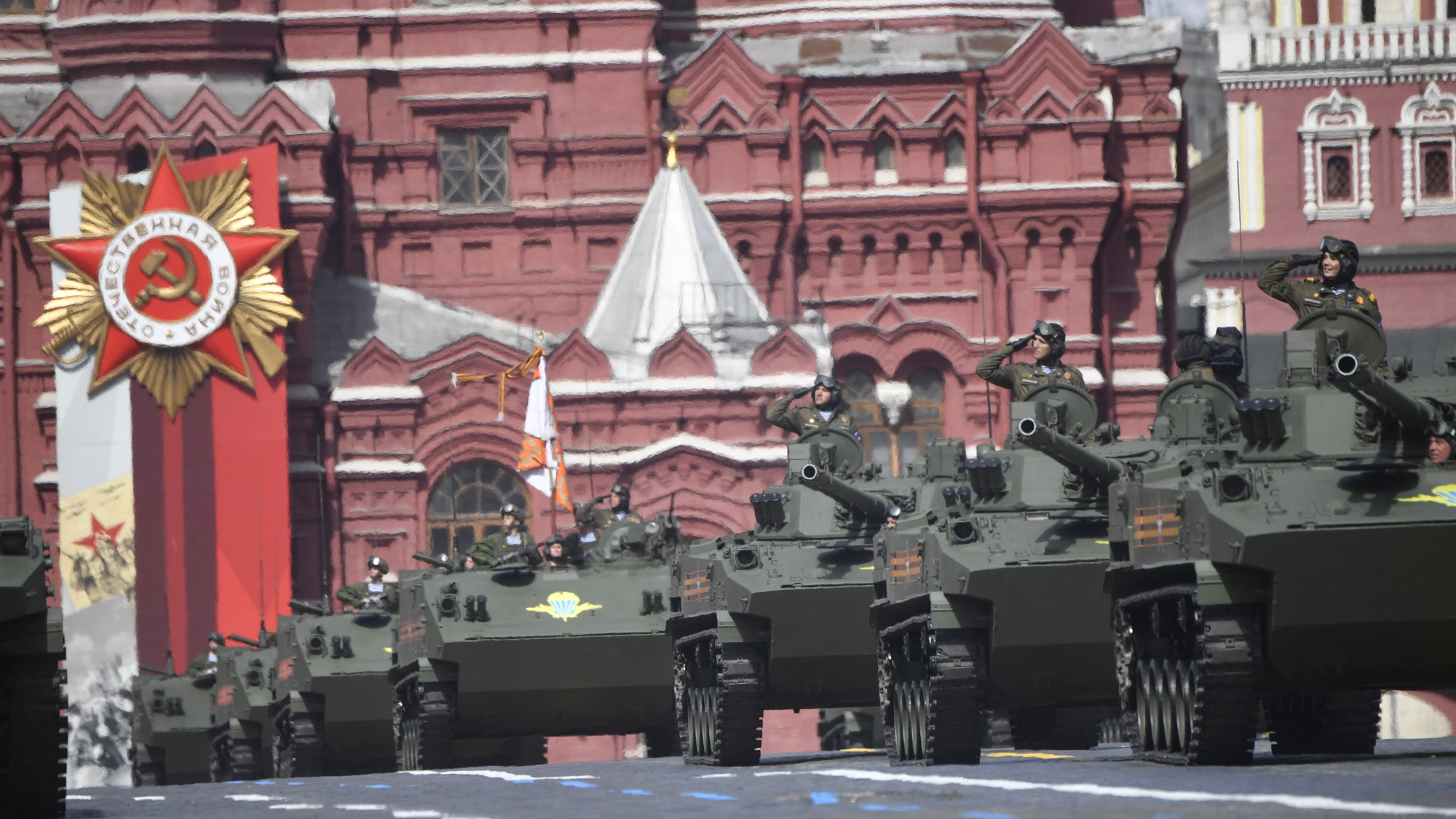 Ukrán akcióktól félti az orosz kormány a május 9-i felvonulásokat