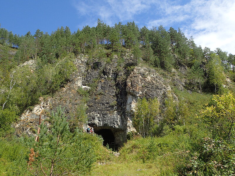 A Gyenyiszova barlang bejárata