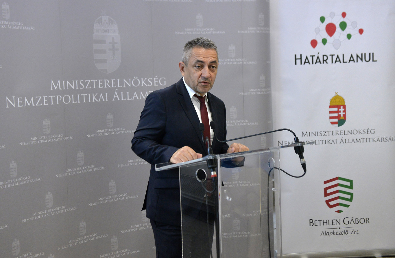 Spórolni terveztek a határon túli magyarokon, de végül bőven szórták nekik a támogatásokat tavaly