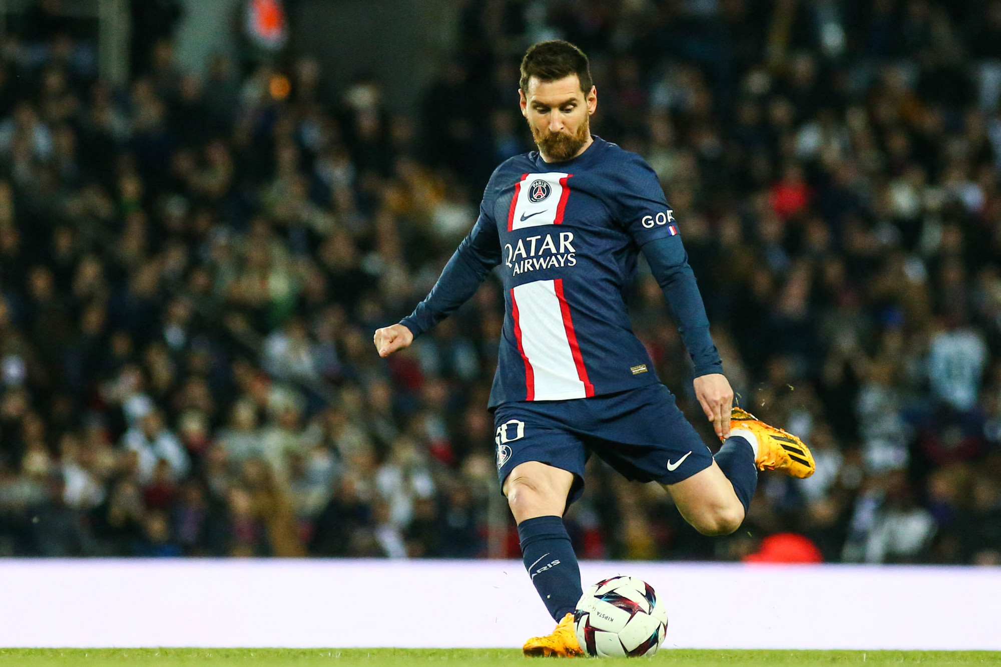 Lionel Messi a párizsi Parc des Princes-ben az Ajaccio elleni bajnoki meccsen 2023 május 13-án