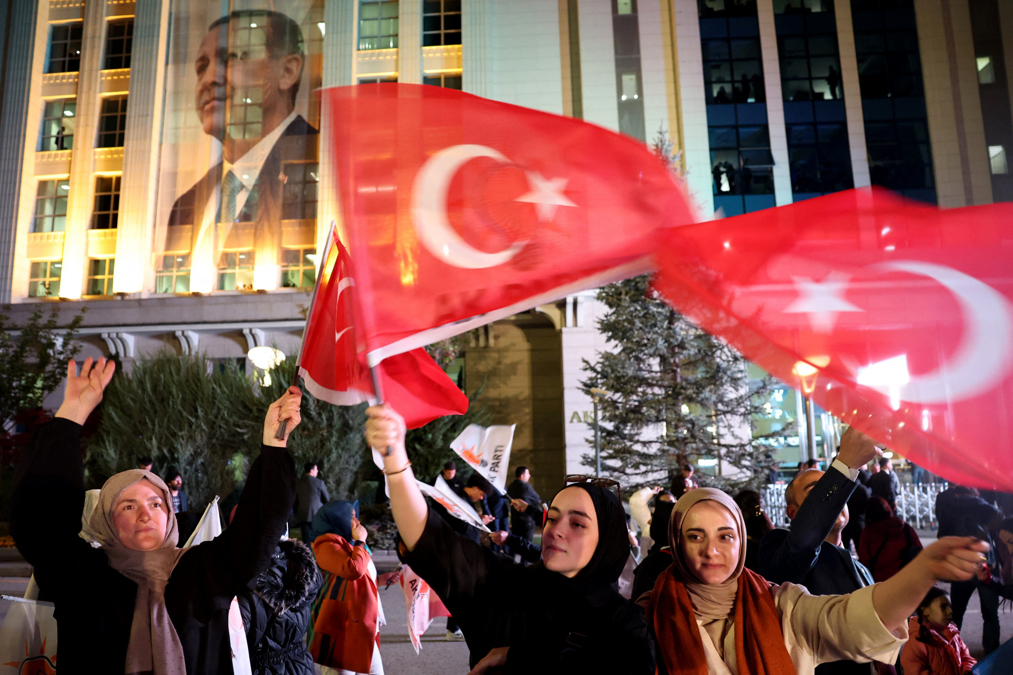 Erdoğannak áll a zászló