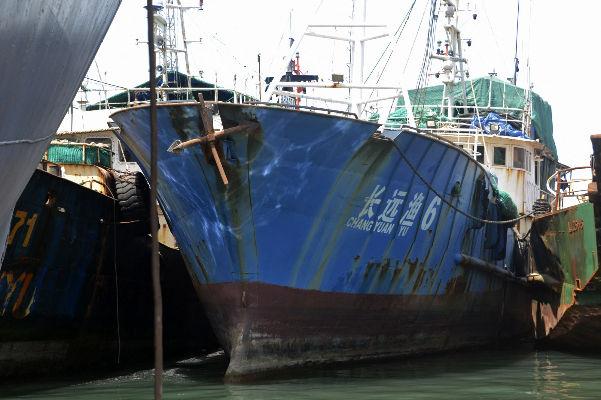 Elsüllyedt egy kínai halászhajó az Indiai-óceánon