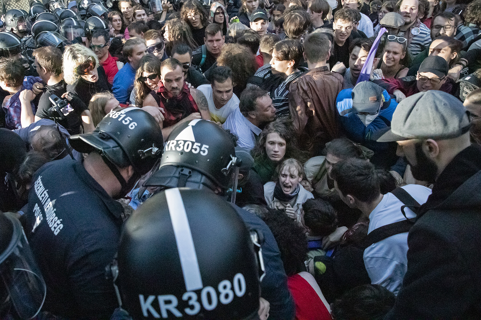 Két év felfüggesztettet kapott az egyik Lendvay utcai tüntető