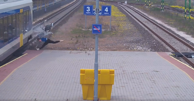 Elütött gyalogos videójával figyelmeztet a MÁV, hogy ne menjünk a sínekre