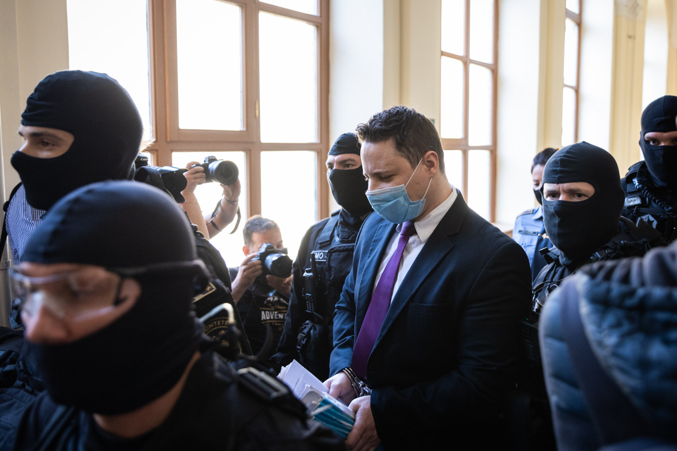 Több és zsírosabb végrehajtási ügyet kaphattak a Schadl-ügy vádlottjai, mint a területen dolgozó más végrehajtói irodák