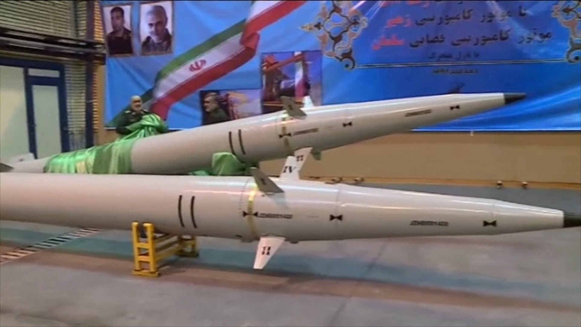Irán bemutatta ballisztikus rakétájának egy új generációját