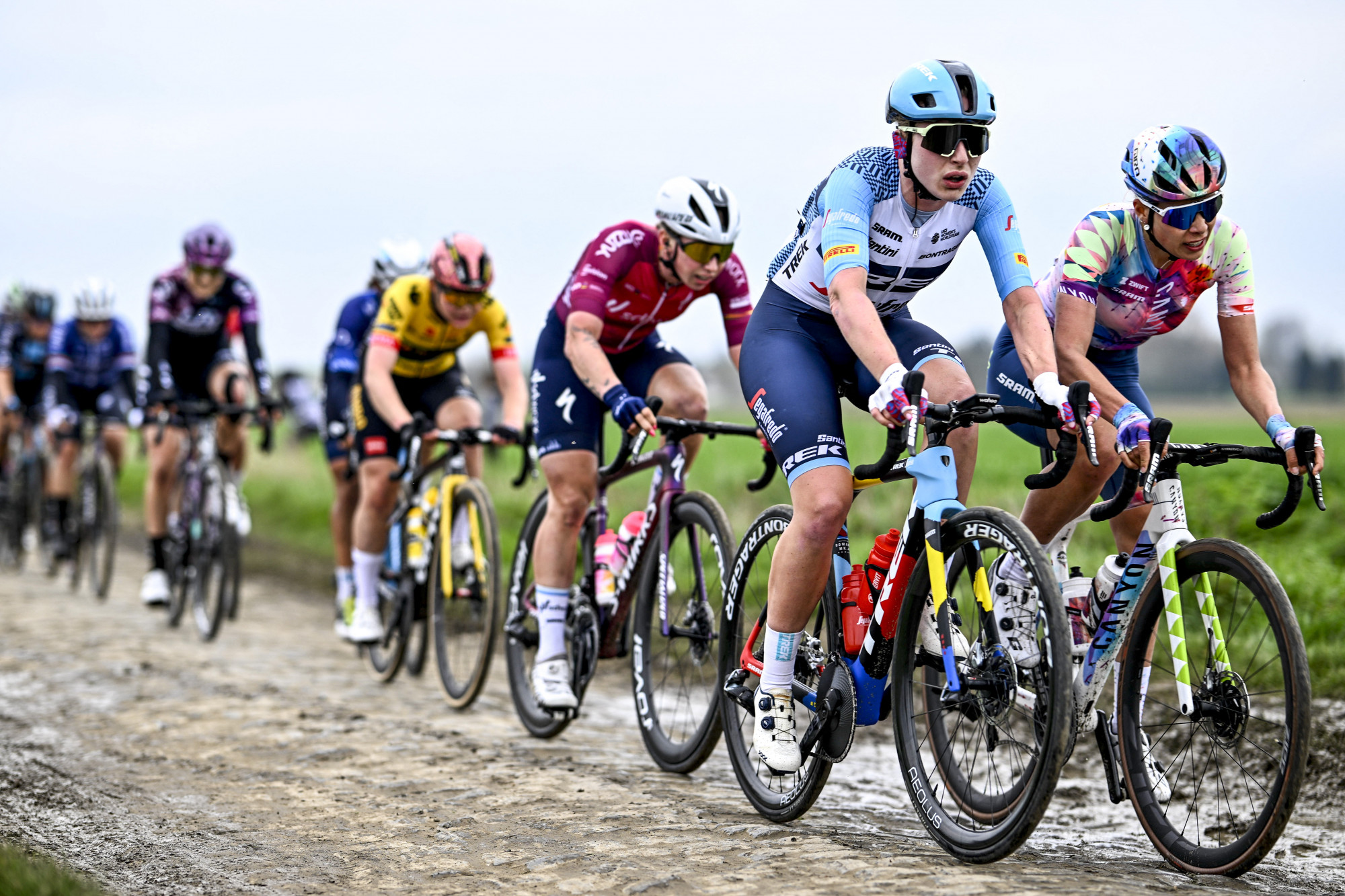 Kizárják a transznőket a női kategóriából a brit profi kerékpárversenyeken