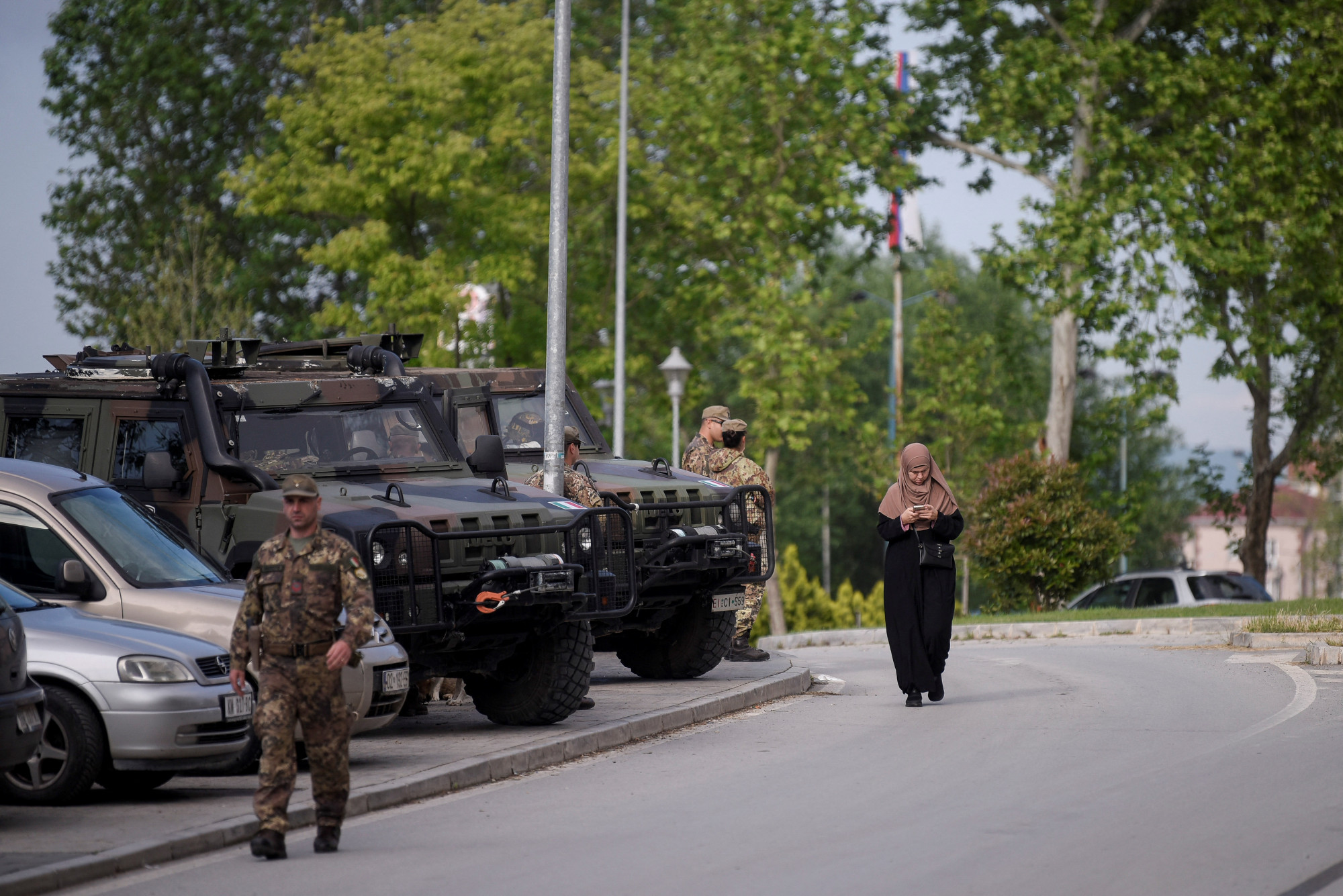 NATO-katonák Mitrovicában 2023. május 29-én.