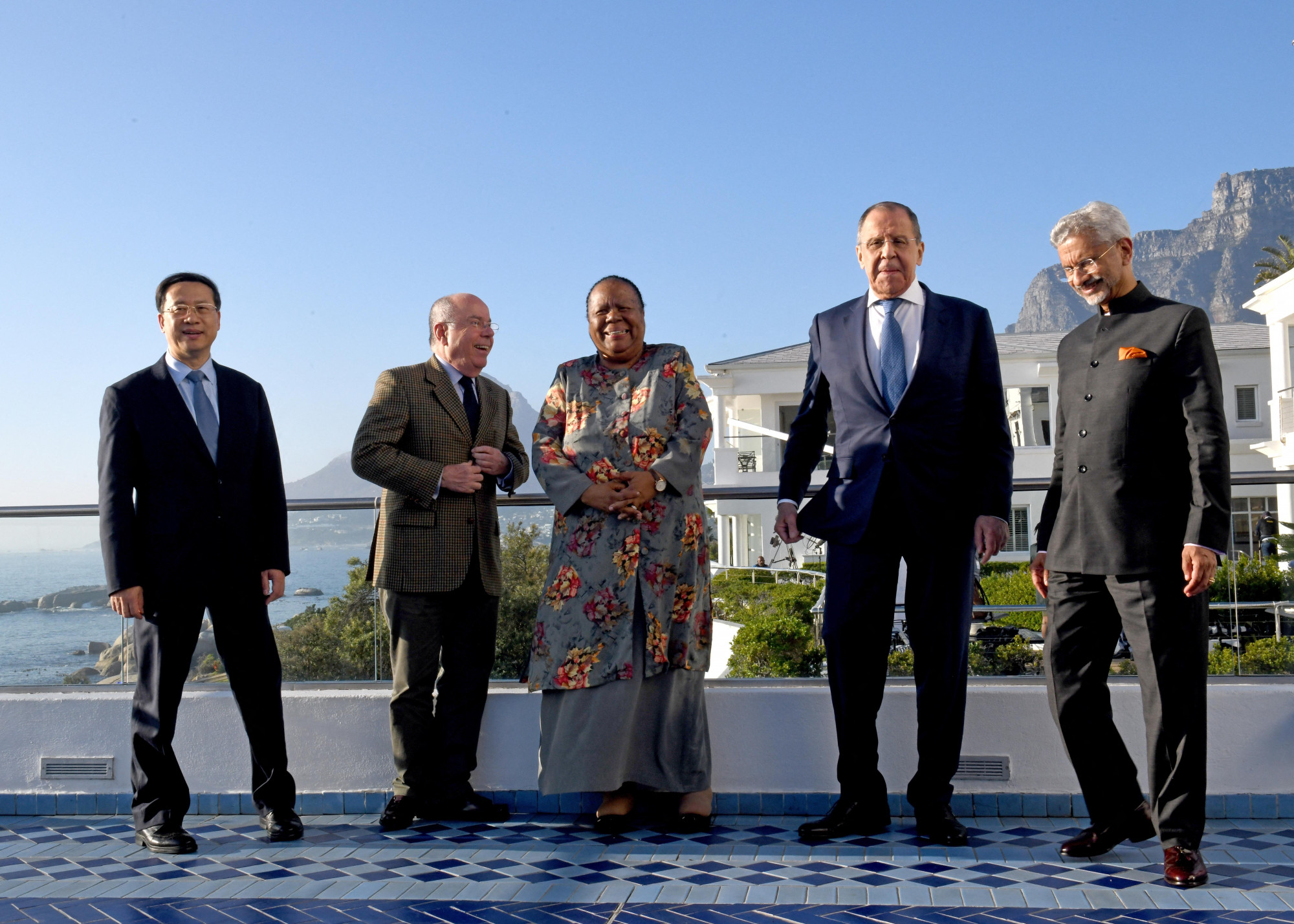 Találkoztak a BRICS külügyminiszterei, Putyinnak nem kell félnie attól, hogy Dél-Afrikába utazzon