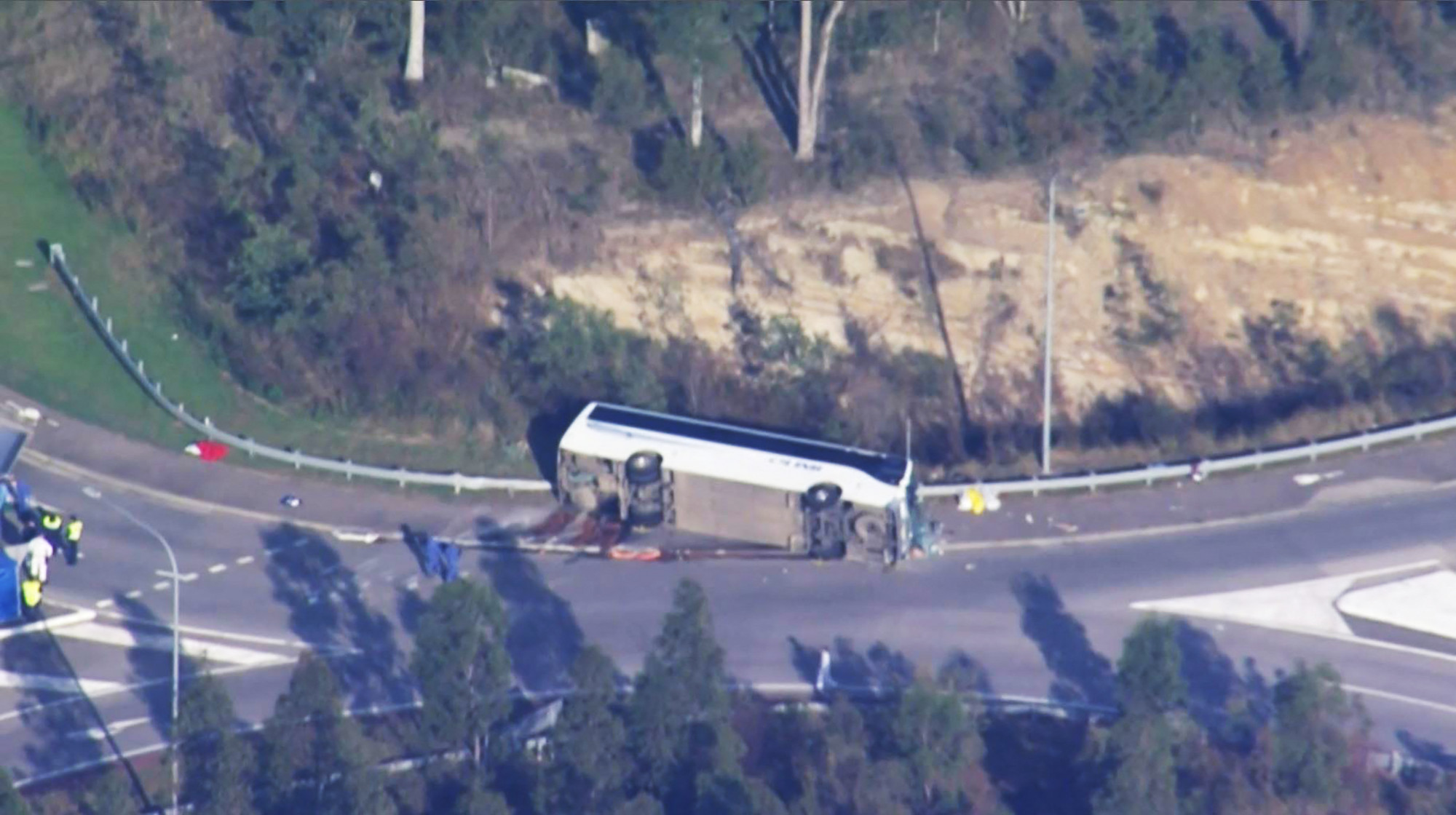 Túl nagy sebességgel ment be a körforgalomba az ausztráliai balesetet okozó buszsofőr