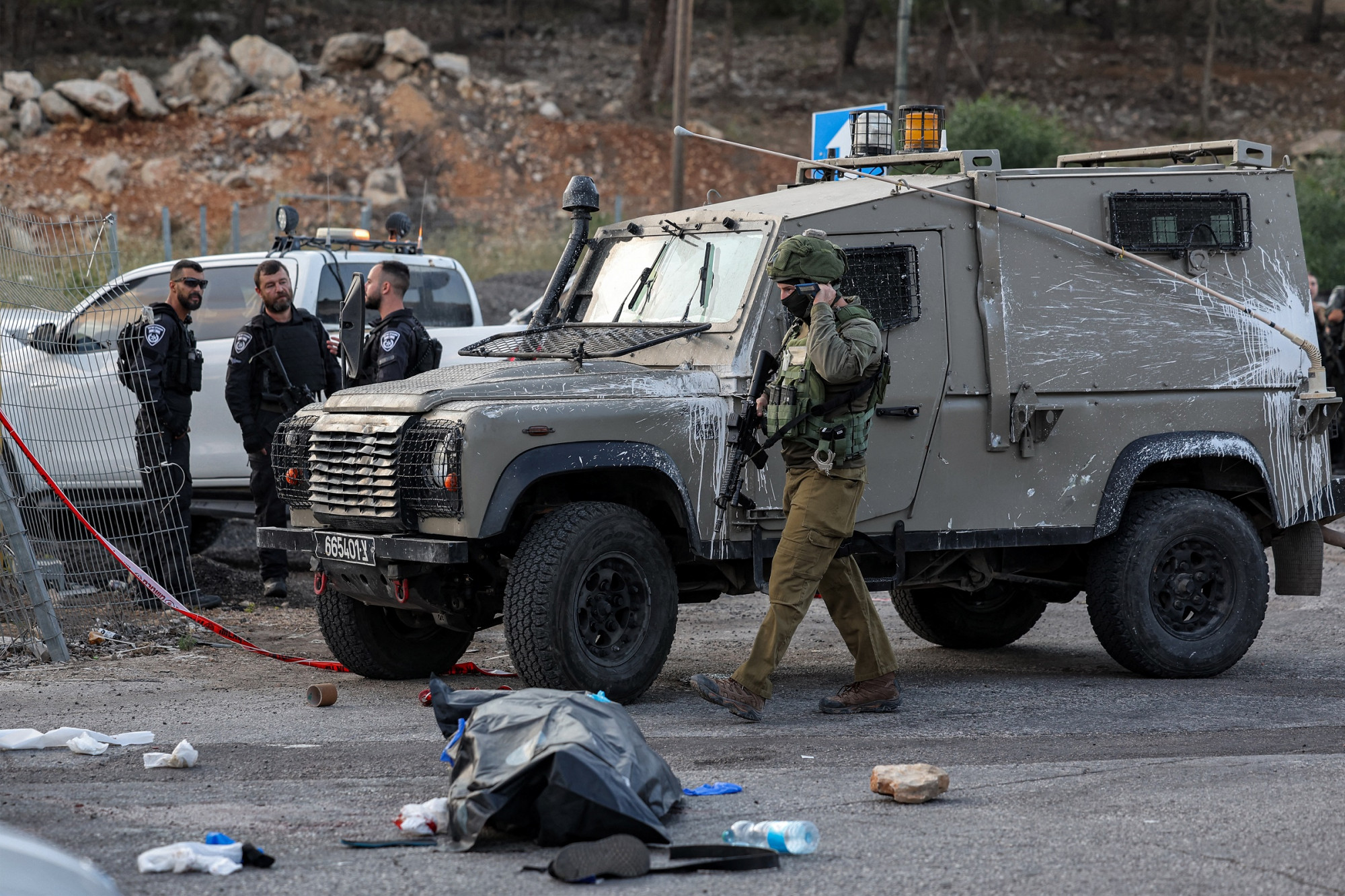 Legalább négy izraelit agyonlőttek és négyet megsebesítettek palesztin merénylők Ciszjordániában