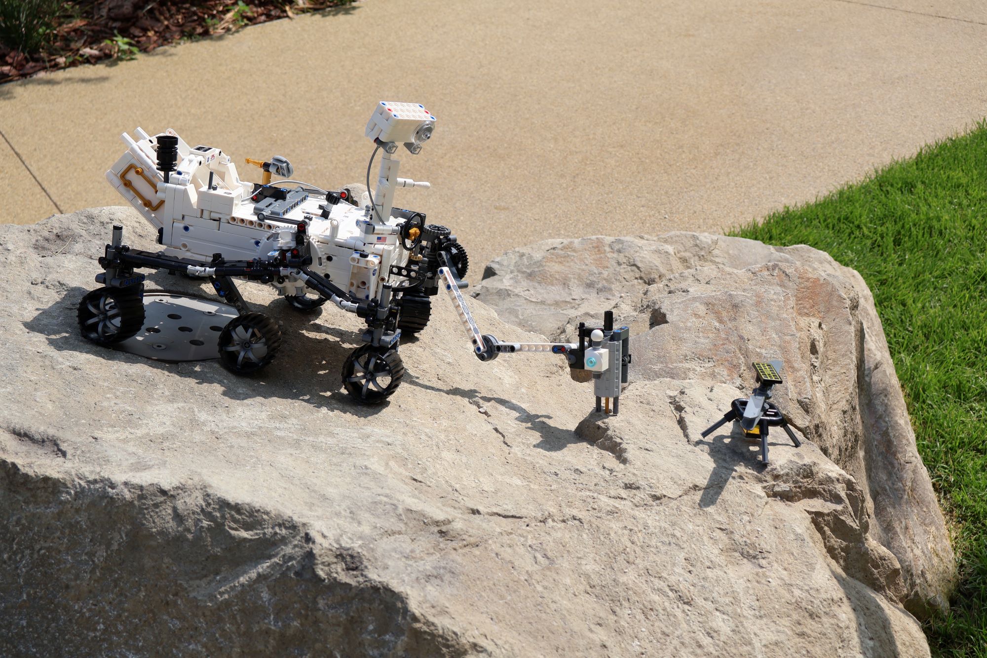 Leteszteltük a NASA-val együttműködésben tervezett Lego-marsjárót, a Perseverance-t