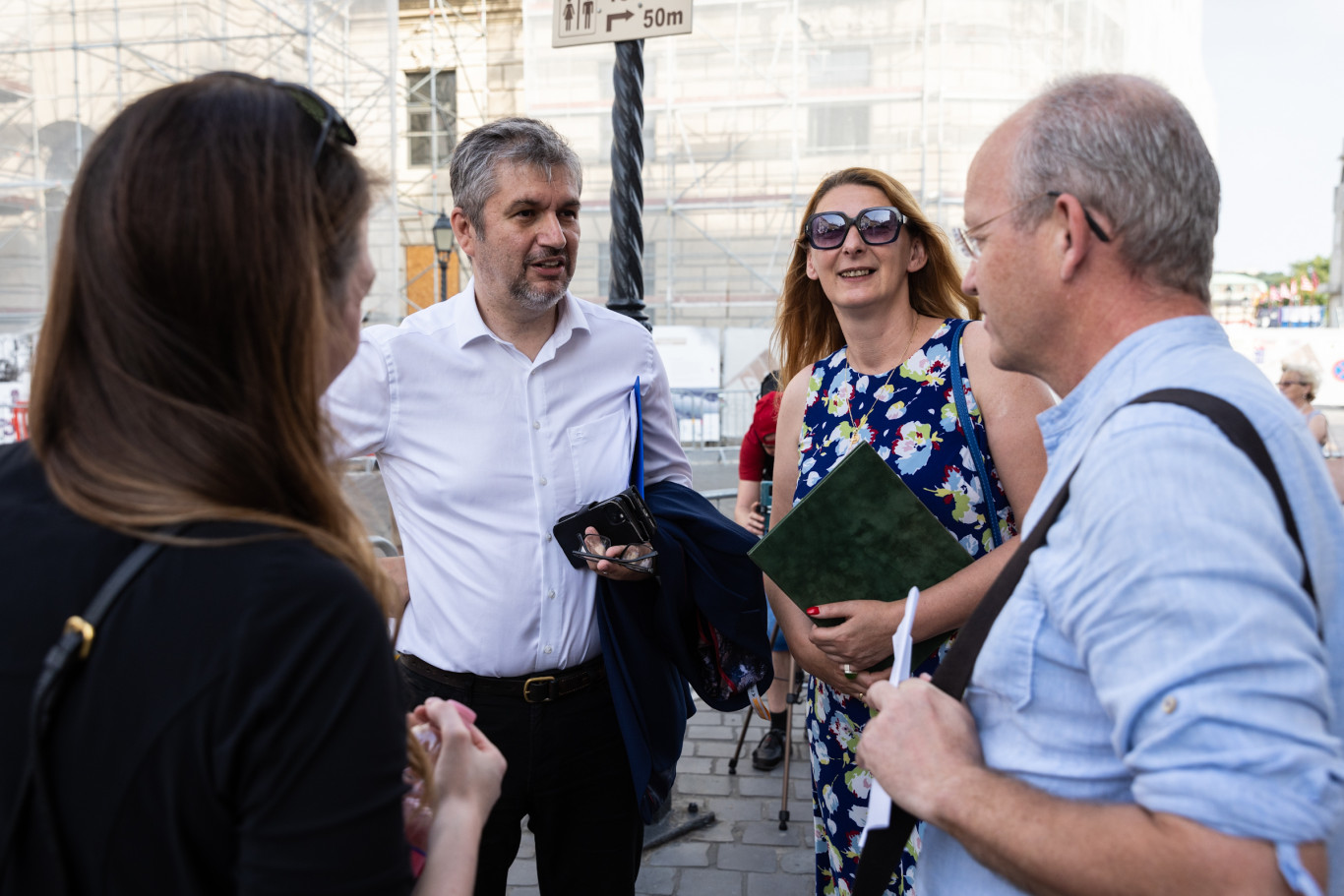 Hadházy szerint Magyar Péter most pont azzal támadja Baranyit, mint korábban Rogánék