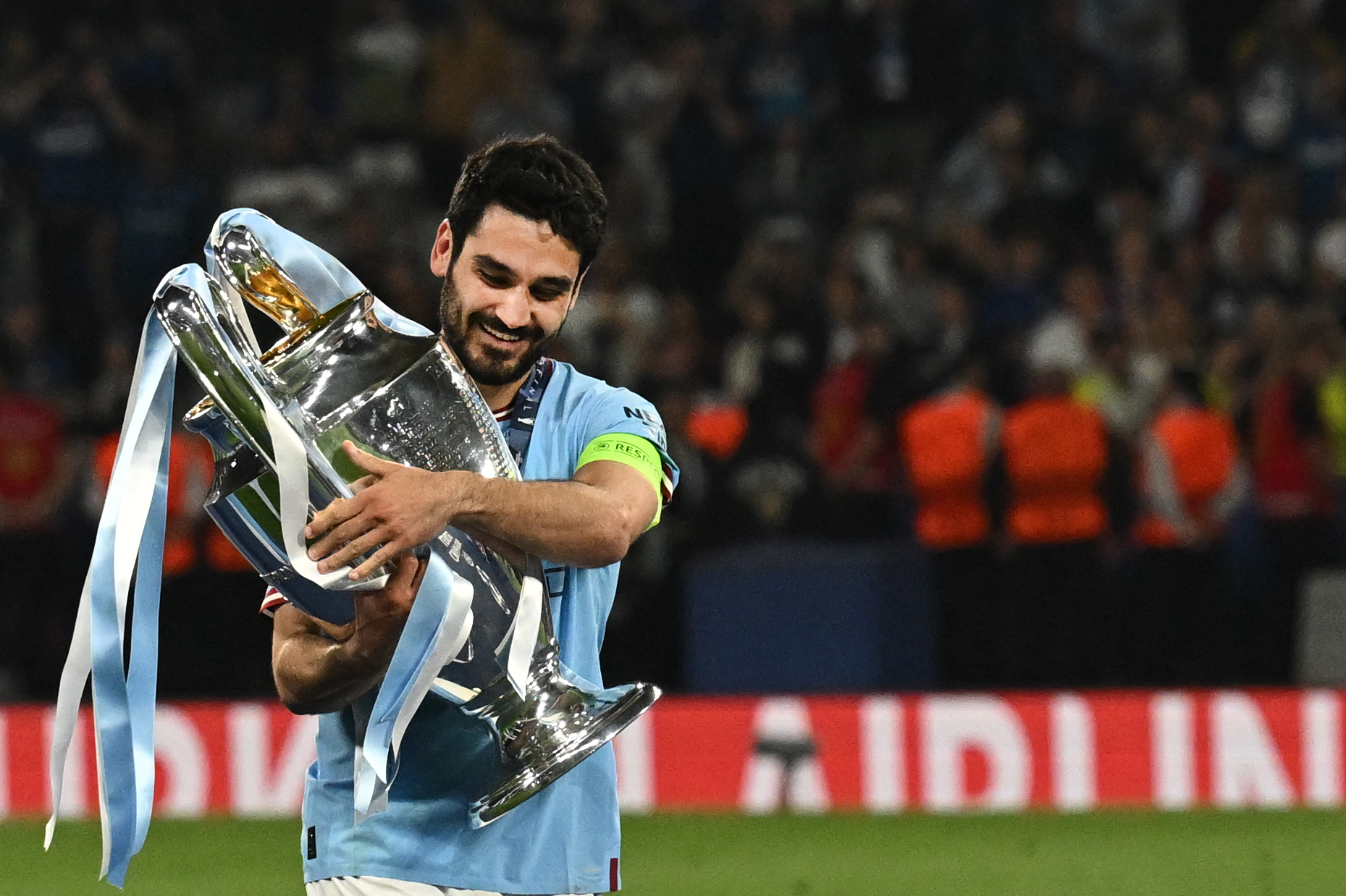 Ilkay Gündogan a BL-trófával