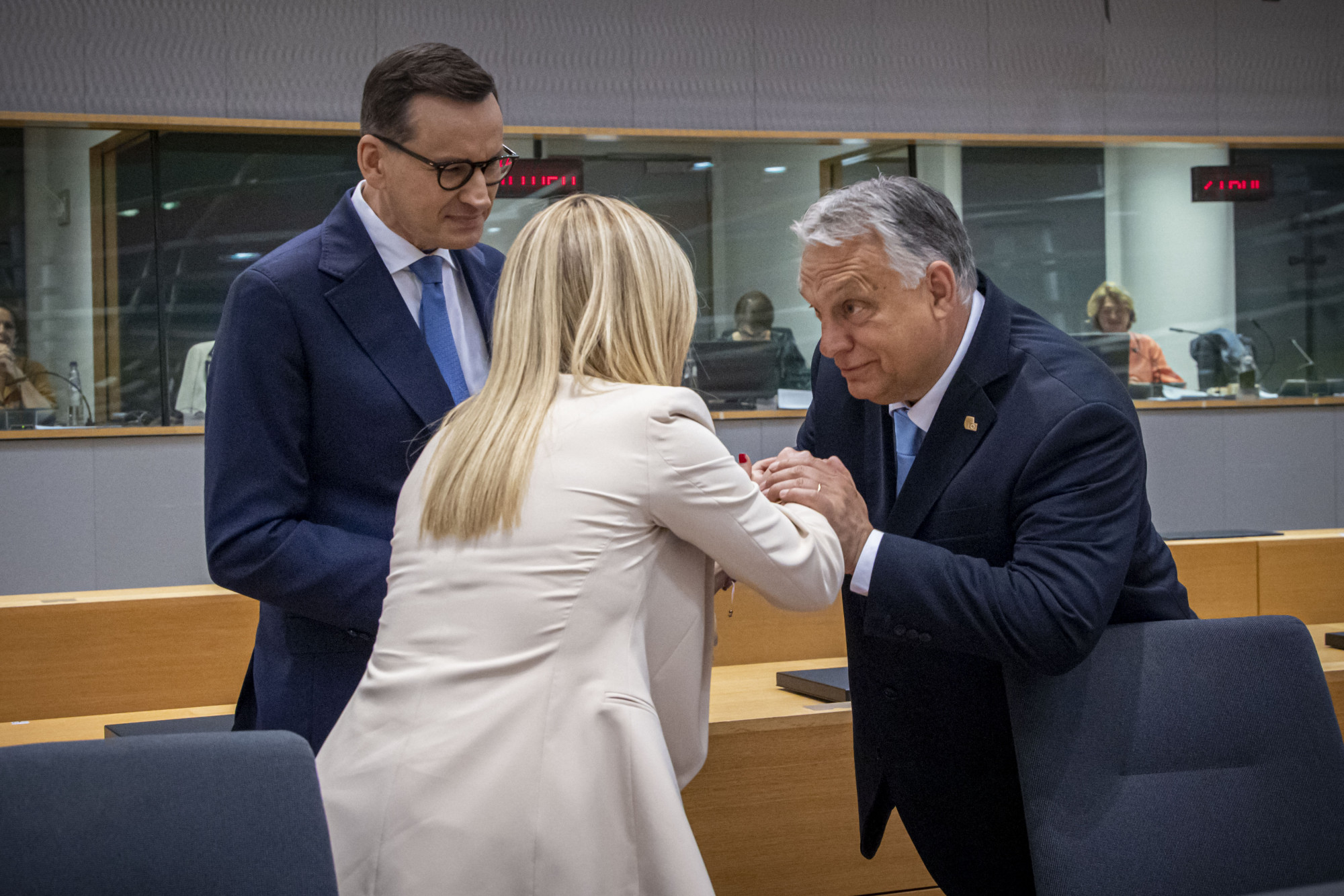 Orbán és Morawieczki lázadása megakasztotta az EU-csúcsot