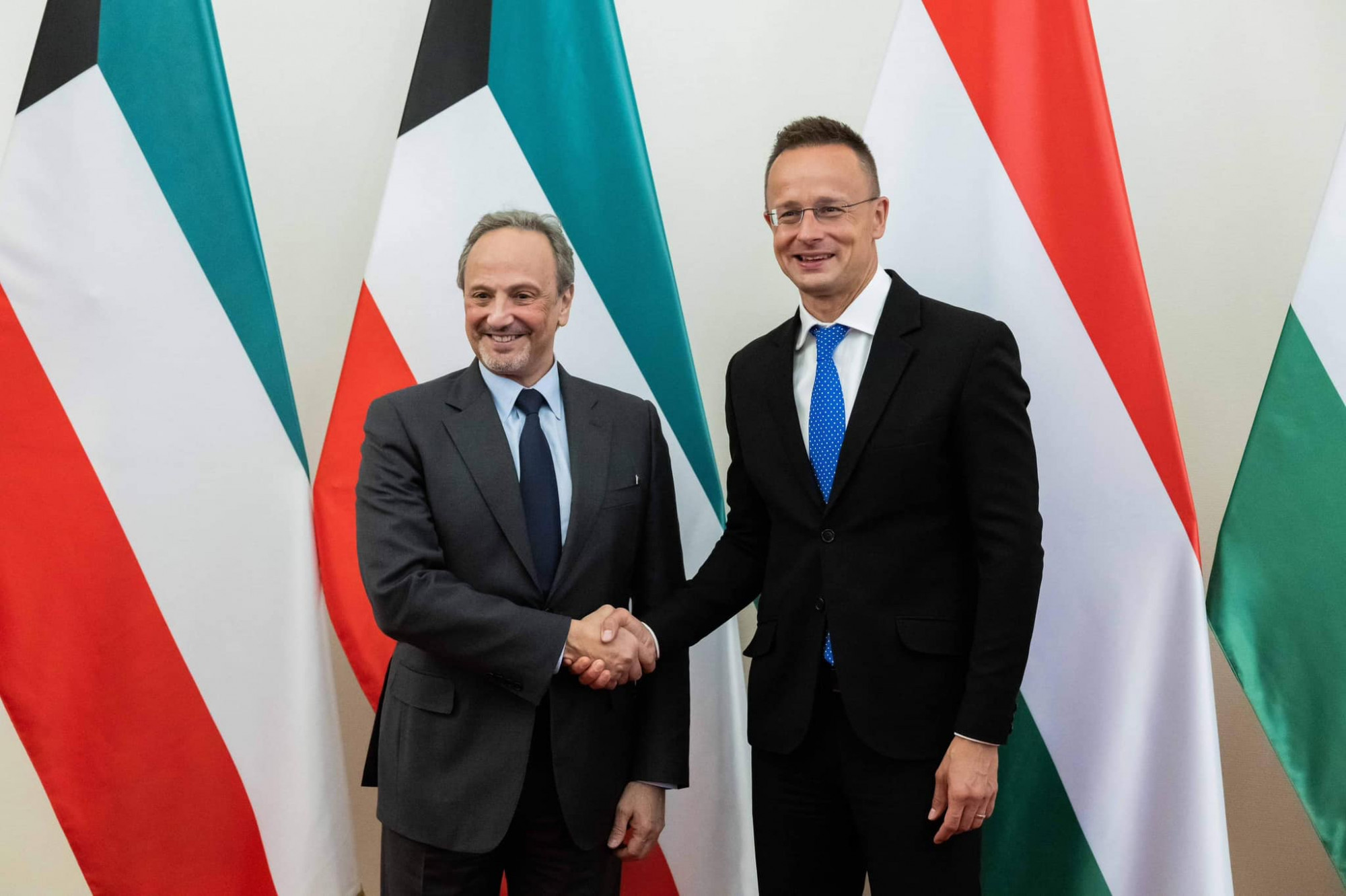 Szijjártó bejelentette, hogy Magyarország mellett Kuvait is a béketábor tagja