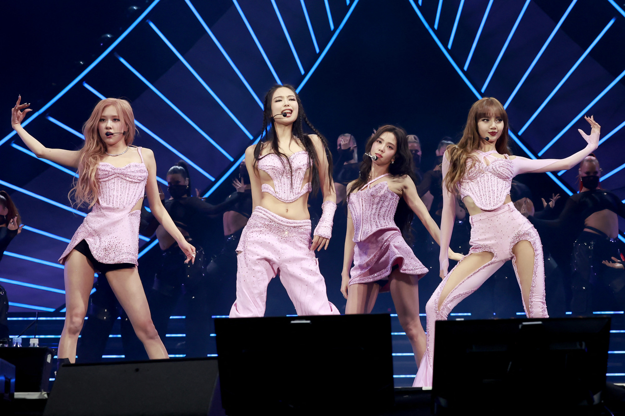 Egy k-pop együttes belefutott ugyanabba a geopolitikai csapdába, mint a Barbie film