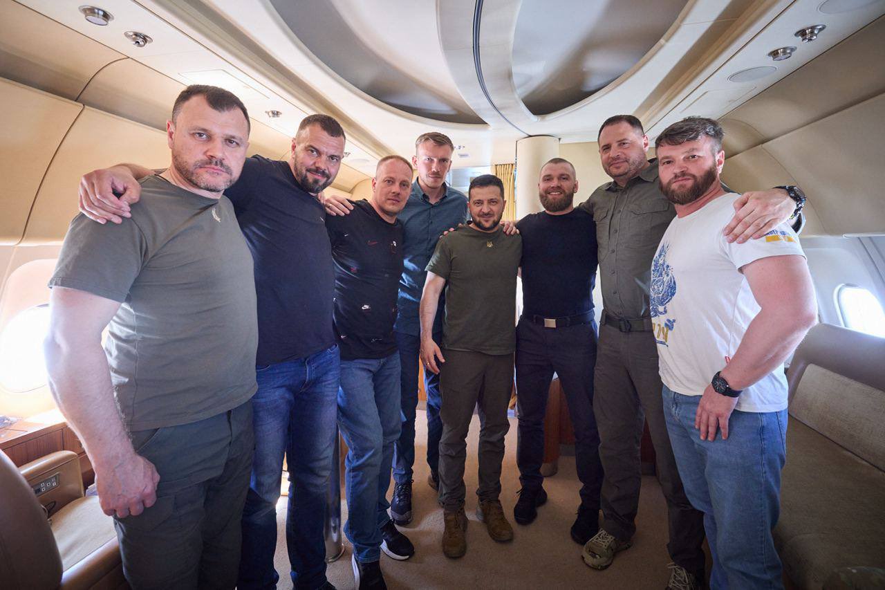 Zelenszkijjel mehettek haza Törökországból az Azovsztal fogva tartott védői