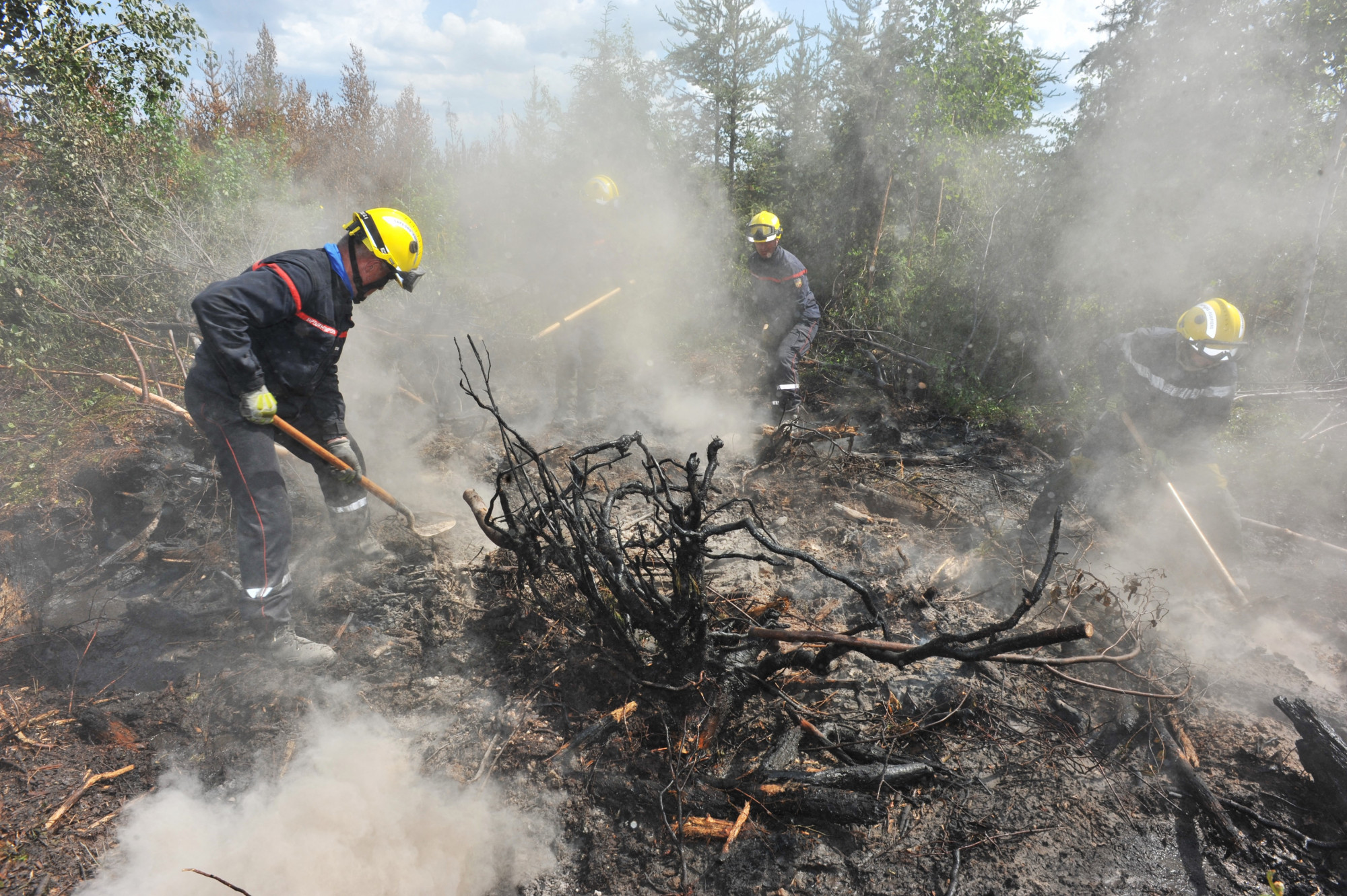 Már két tűzoltó is meghalt a kanadai erdőtűzben