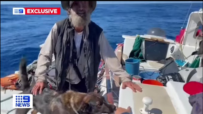 Egy ausztrál férfi két hónapig hánykolódott a Csendes-óceánon a kutyájával