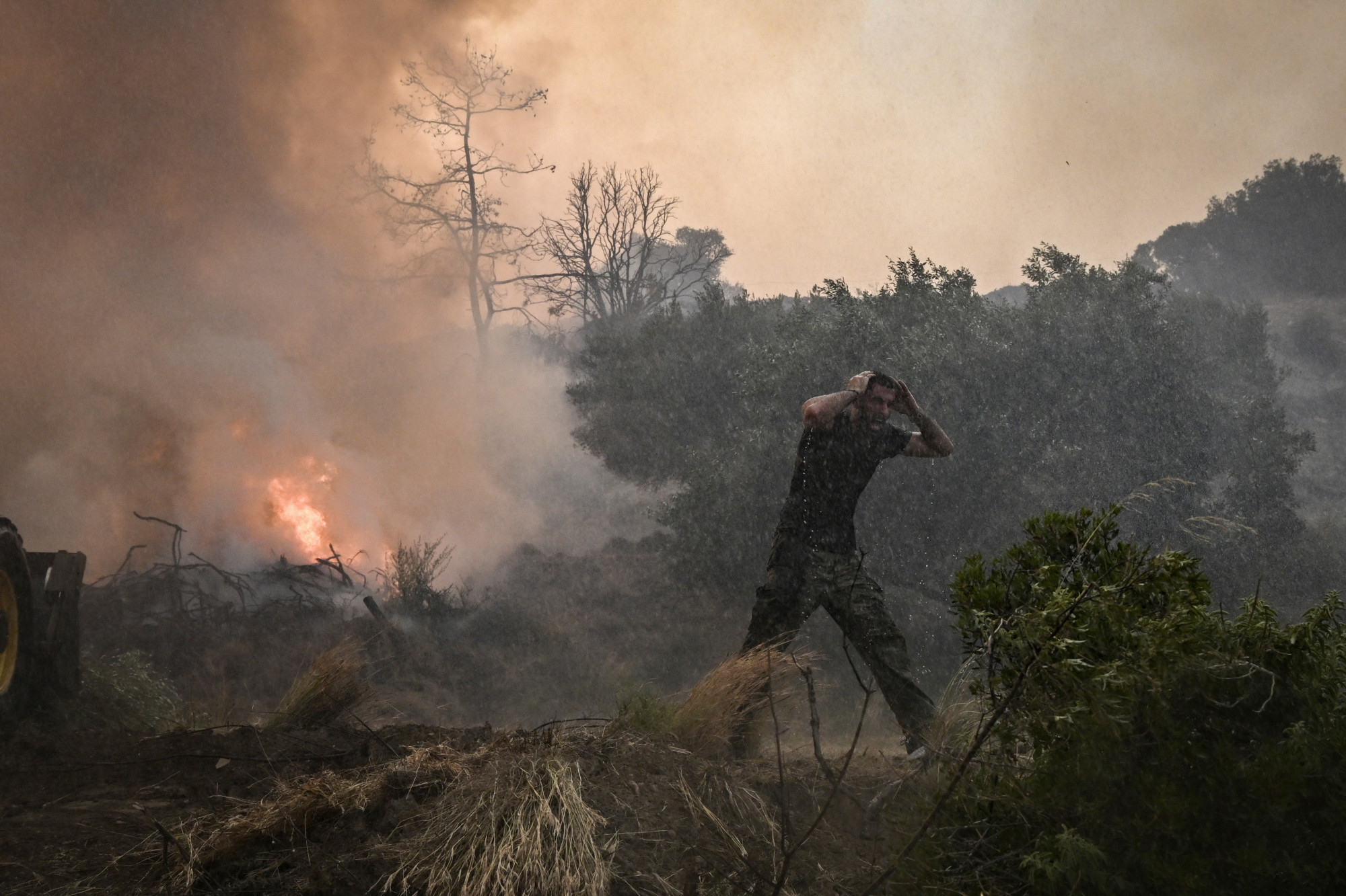 Már három halottja van a görög erdőtüzeknek