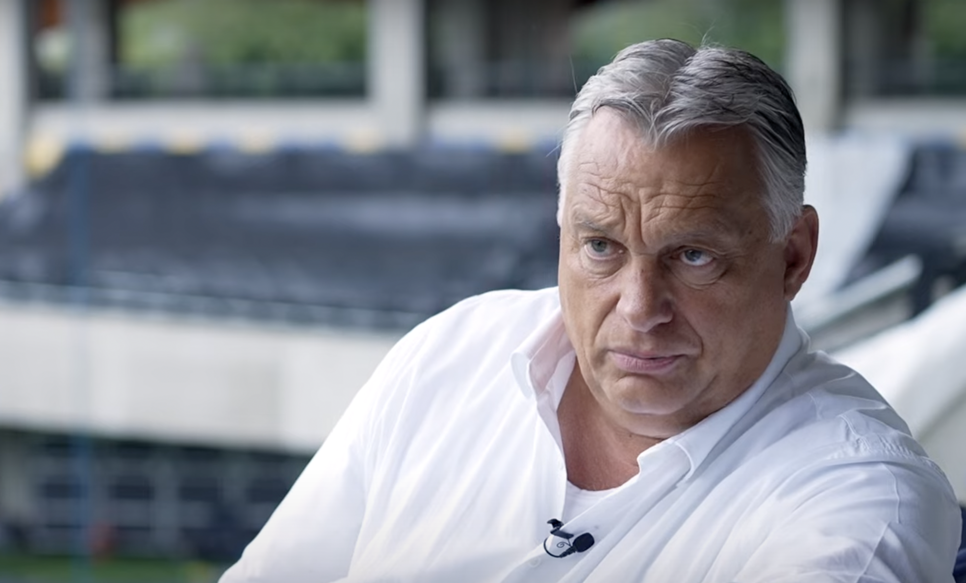 Orbán az atlétáját kilógatva adott interjút a Puskás Akadémiában a Puskás Akadémiáról a Puskás Akadémia kommunikációs igazgatójának