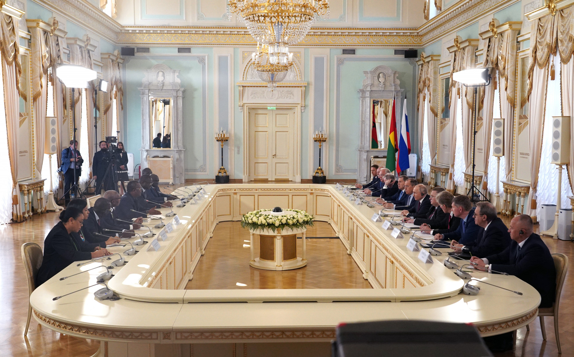 Putyin azt mondta, „nem utasítja el” a béketárgyalások ötletét