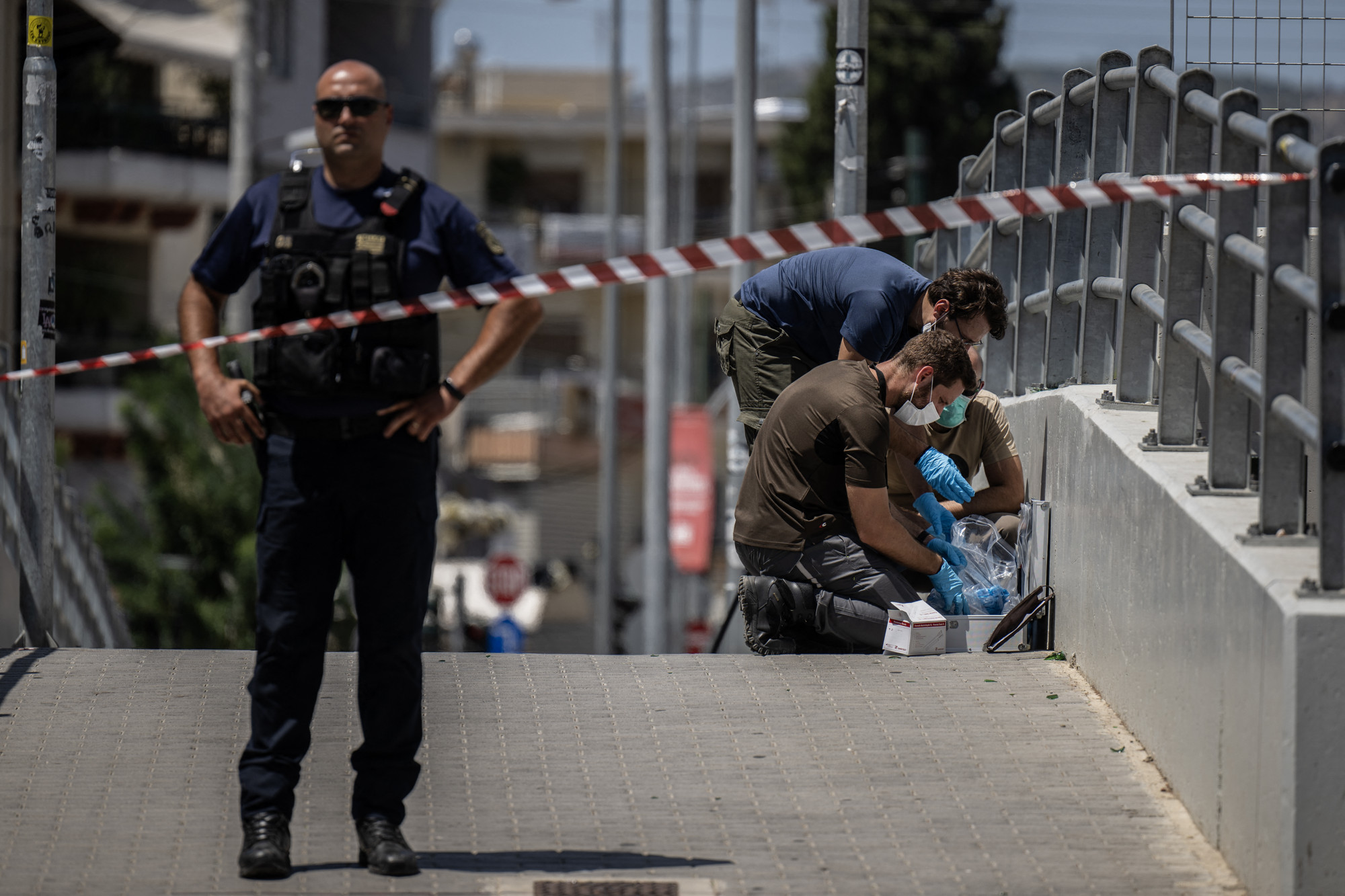 Összecsaptak az athéni és a zágrábi futballszurkolók, egy férfit halálra késeltek