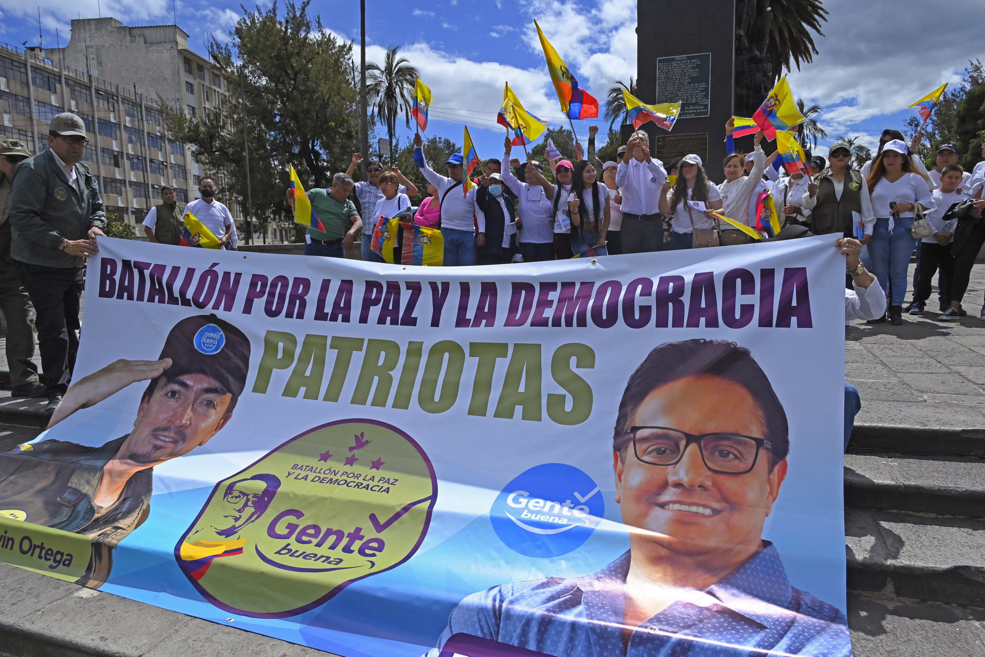 Kolumbiaiakat gyanúsít a korrupcióellenes elnökjelölt megölésével ecuadori rendőrség