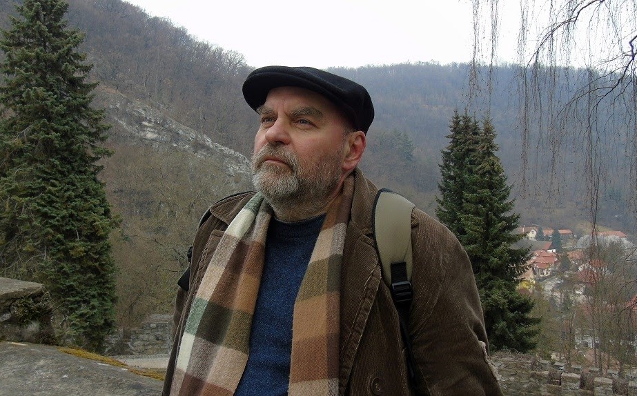 Knausz Imre, a Miskolci Egyetem Tanárképző Intézetének volt vezetője és a Tani-Tani Online főszerkesztője