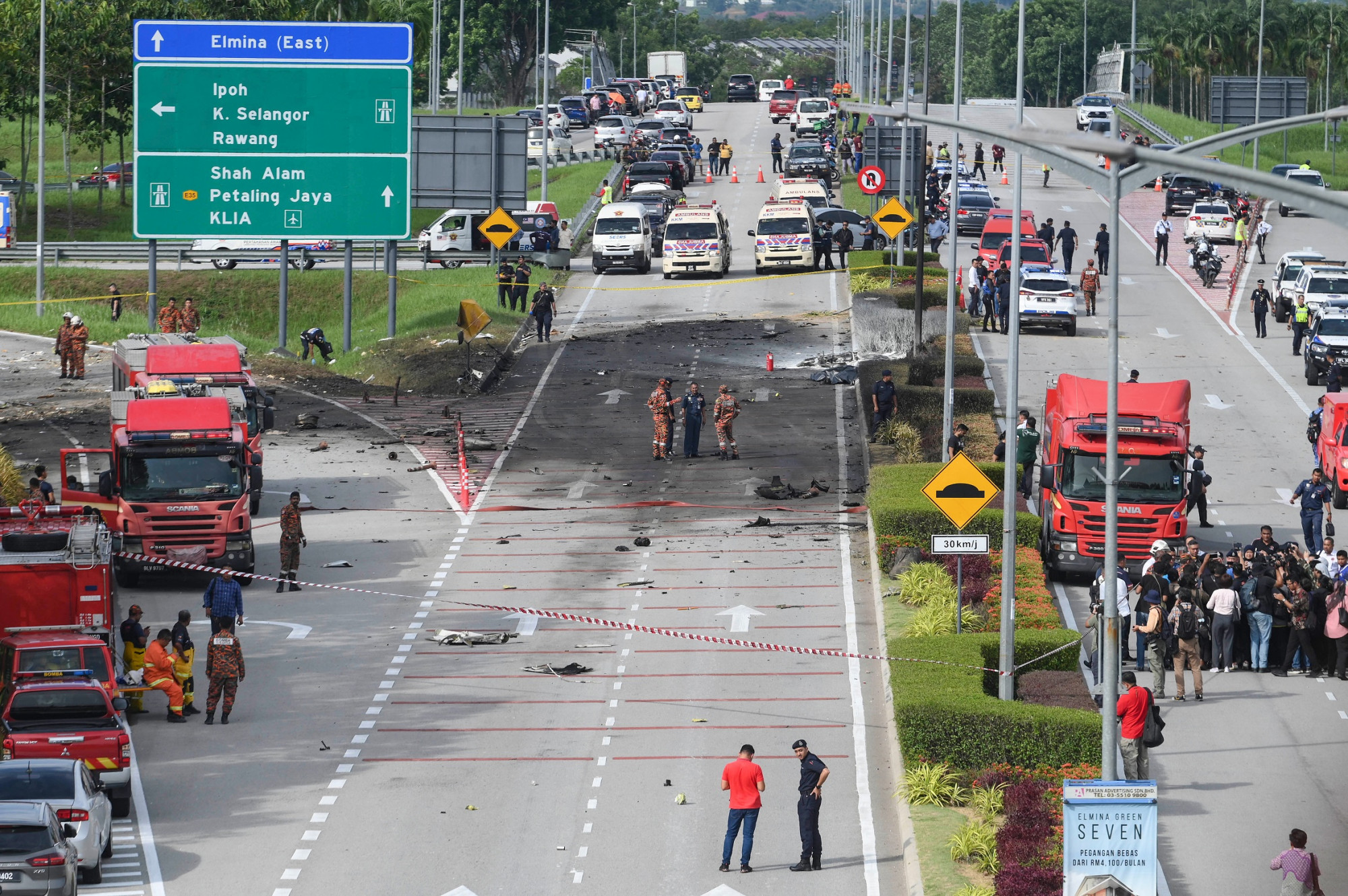 Gyorsforgalmi útra zuhant egy repülő Malajziában