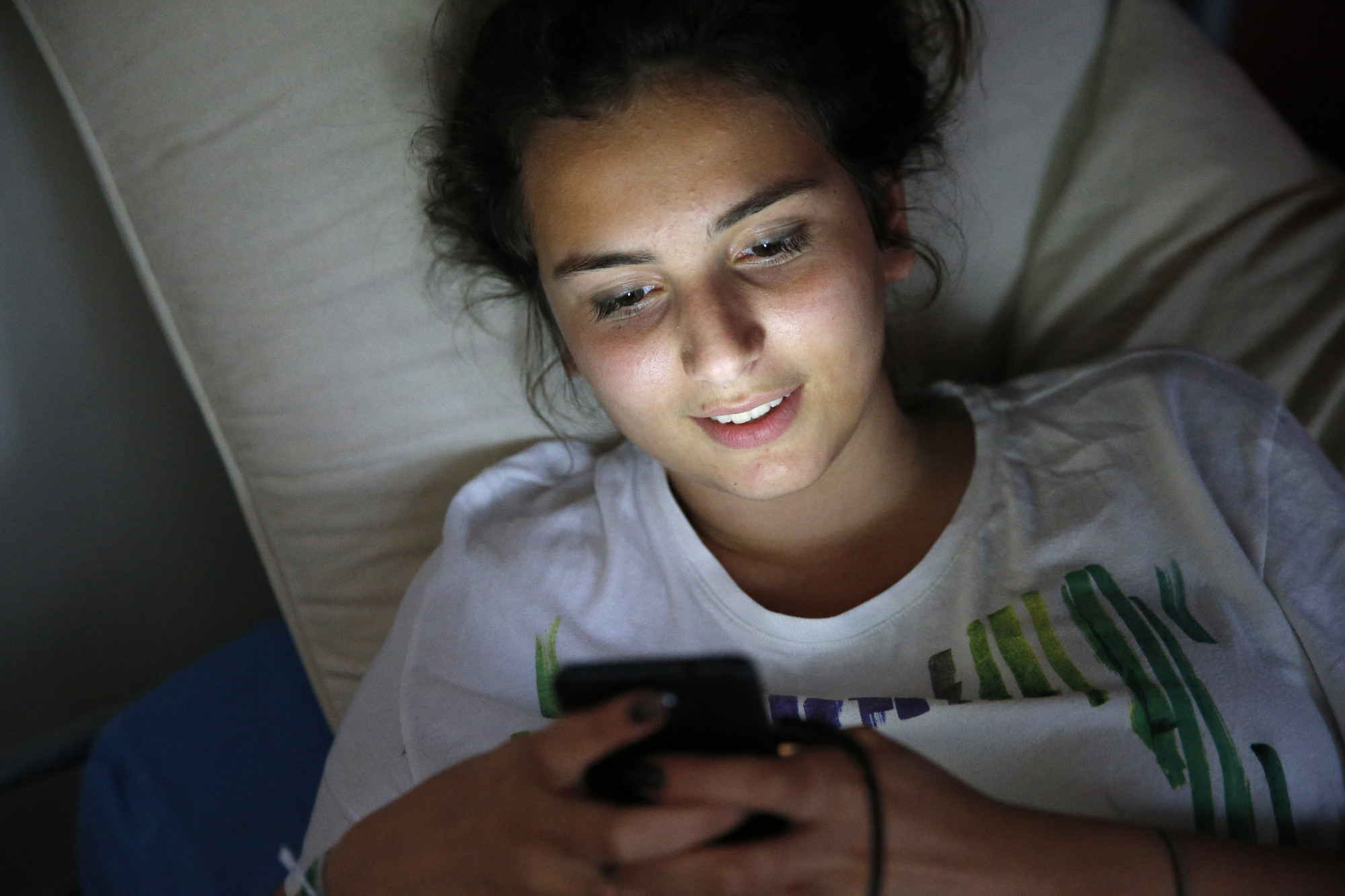 A fiatalokat a telefonok elé ragasztó techcégek ellen indulhat harc az EU-ban