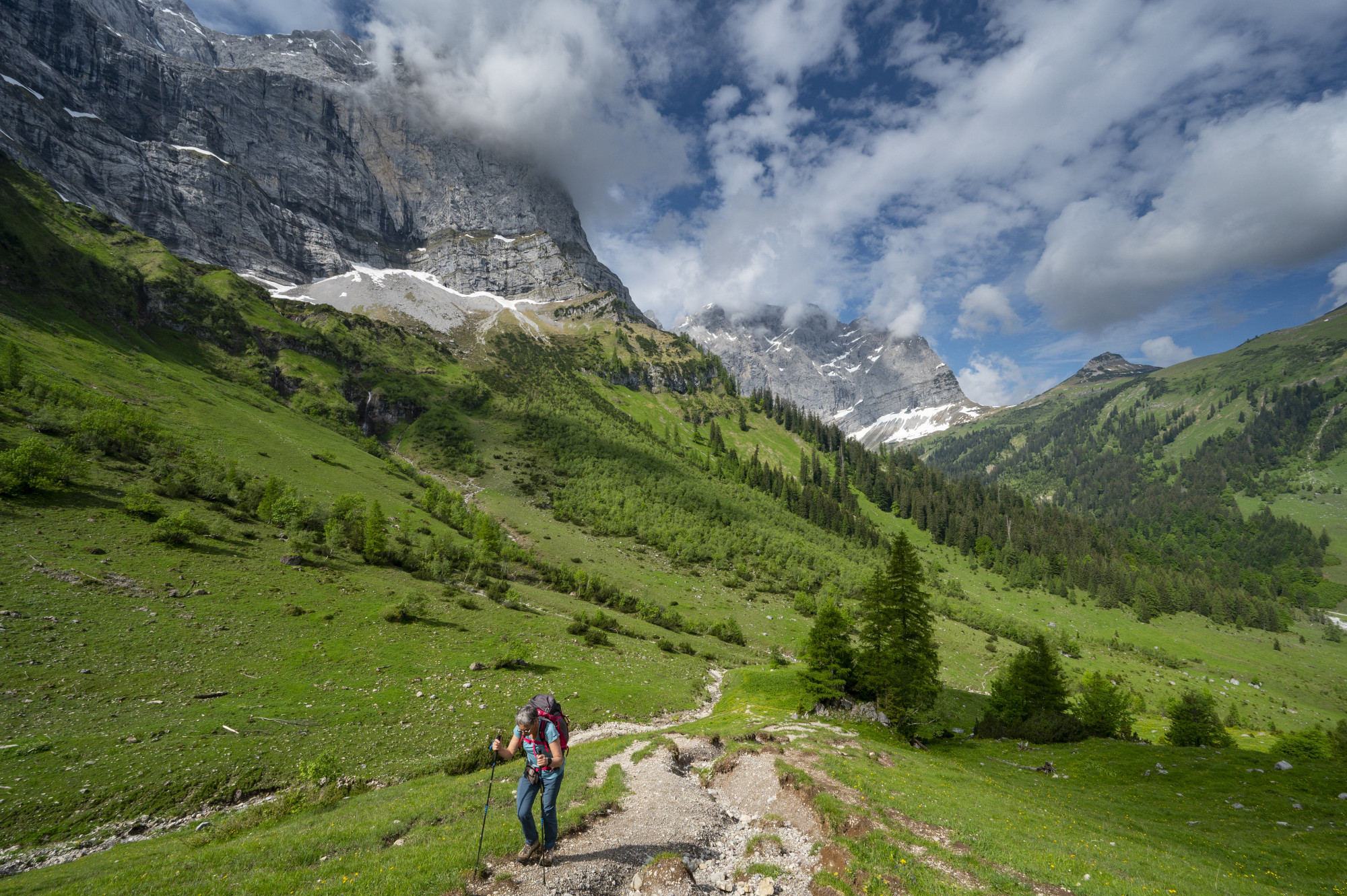 Otthagyta kimerült túratársát az osztrák hegyekben, majd lefeküdt aludni
