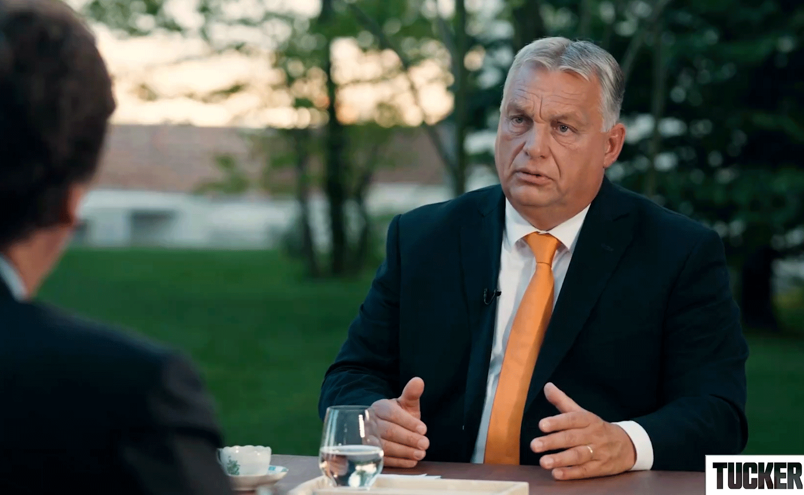 „Már kezdtünk aggódni: Orbán rég nem beszélt az Ukrajnába irányuló fegyverszállítások leállításáról”