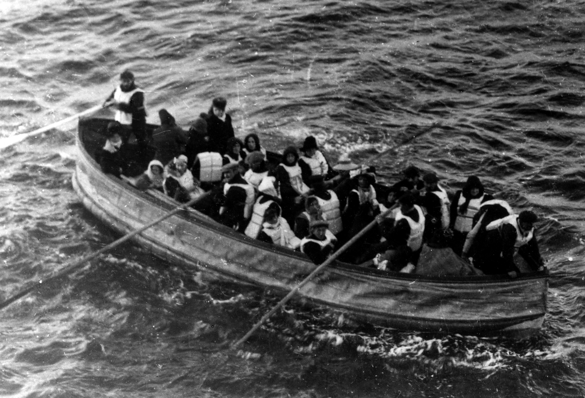 Ész Ventura: 39 perc múlva elsüllyed a hajó, hány ember tud megmenekülni?