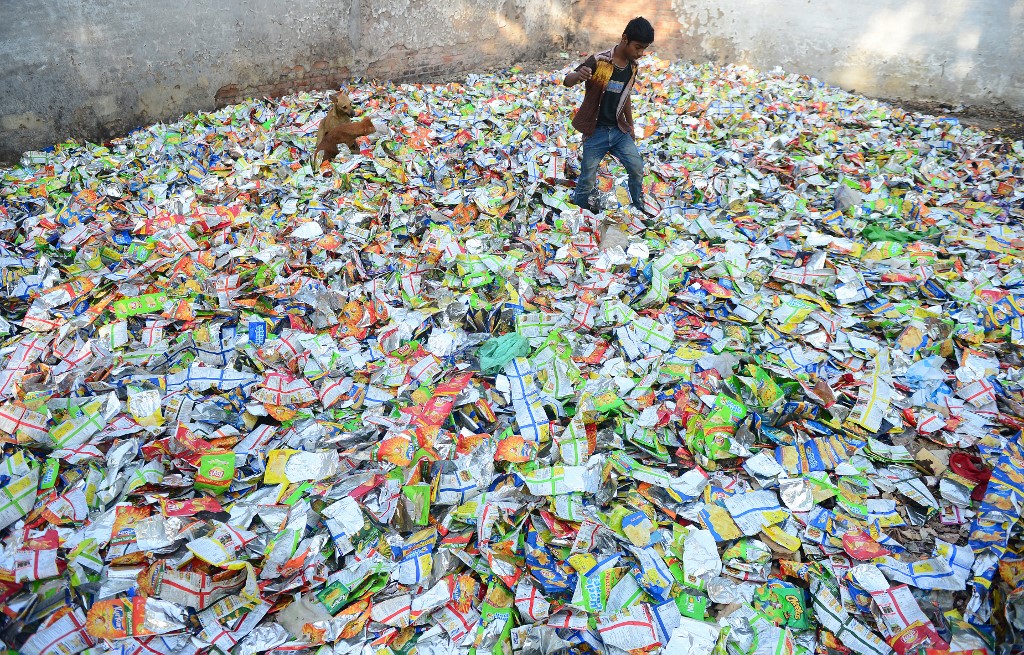Polietilén csomagolóanyagok az indiai Allahabadban