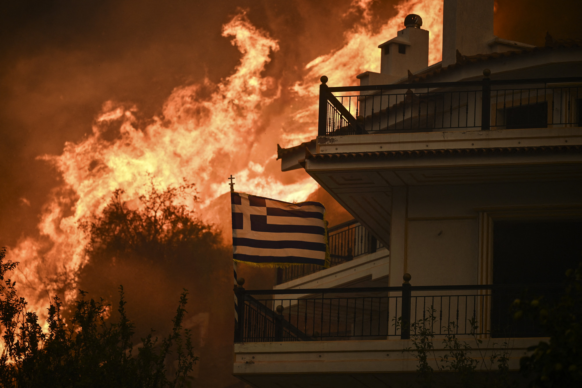 Erdőtűz Athén külterületén, 2023. augusztus 22-én