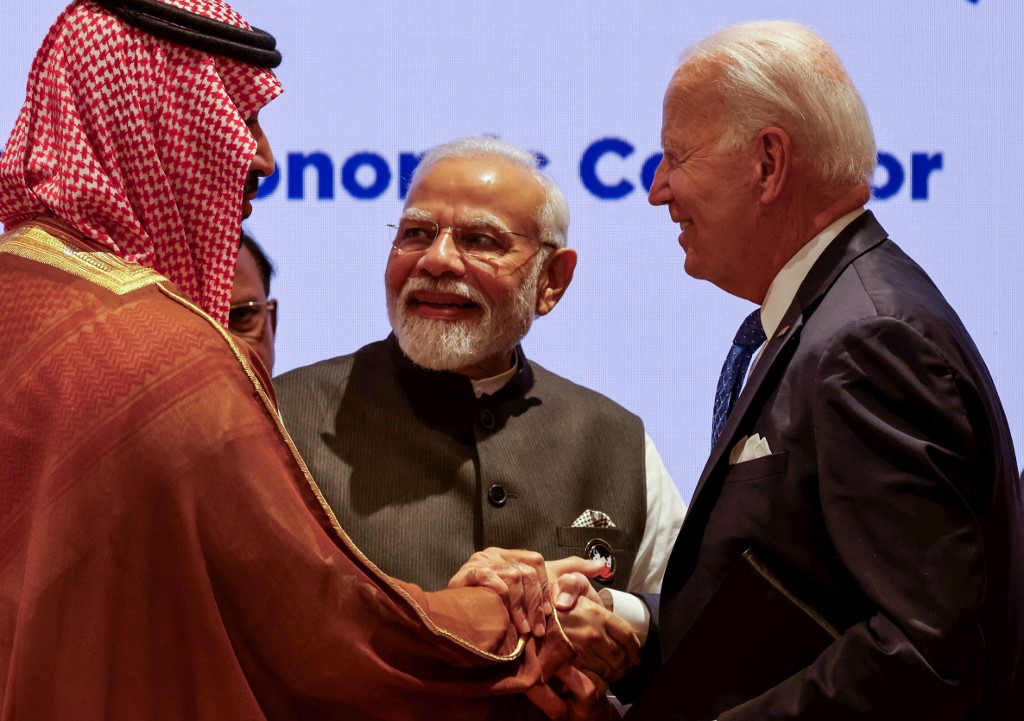 Biden kezet rázott a szaúdi koronaherceggel a G20 csúcson