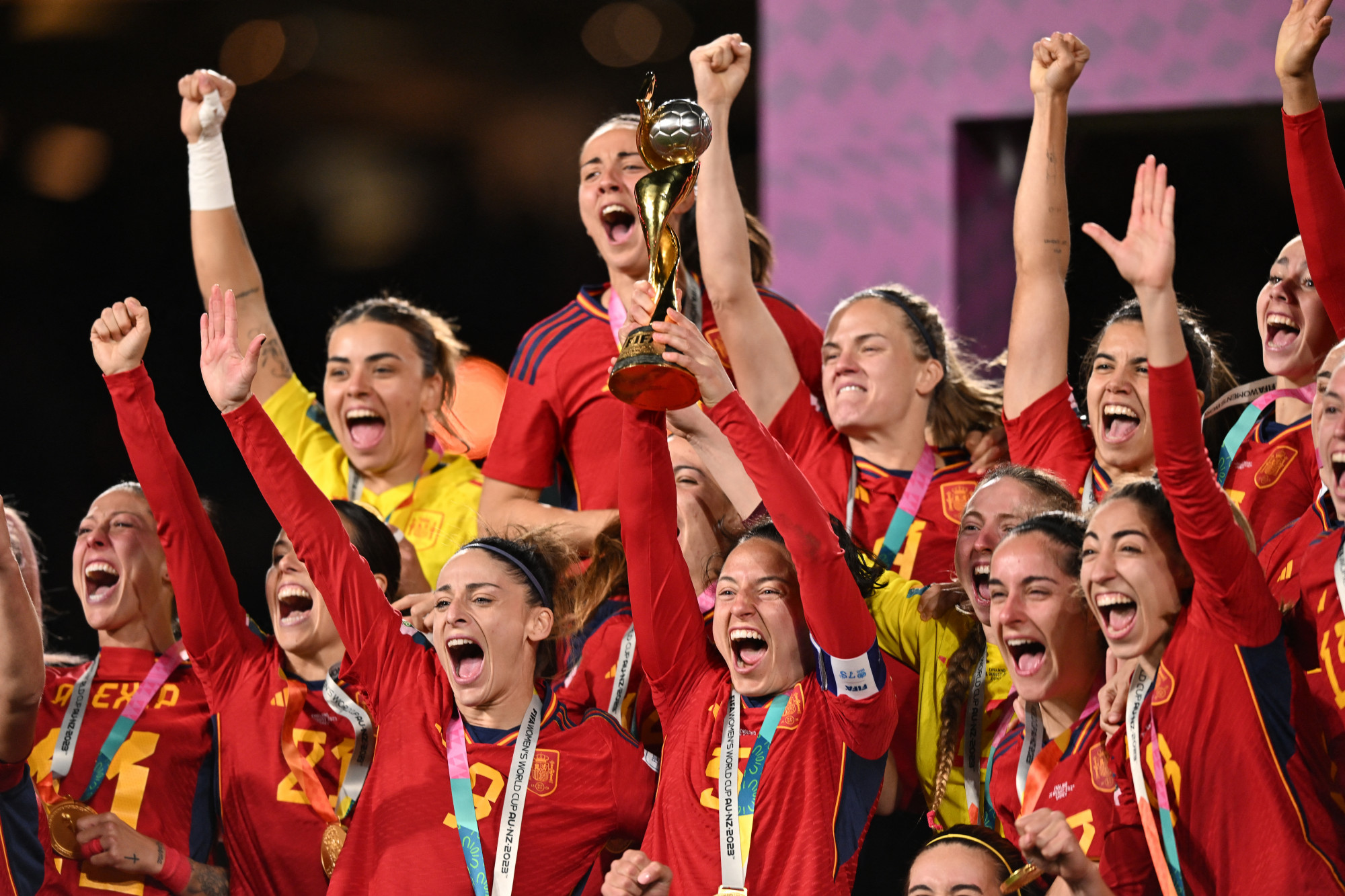 A spanyol válogatott ünnepli a világbajnoki győzelmet augusztus 20-án, Sydneyben