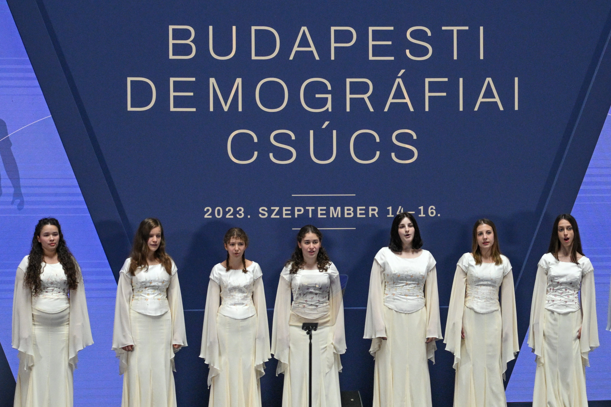 Novák Katalin három gyermeke családellenes időkben született